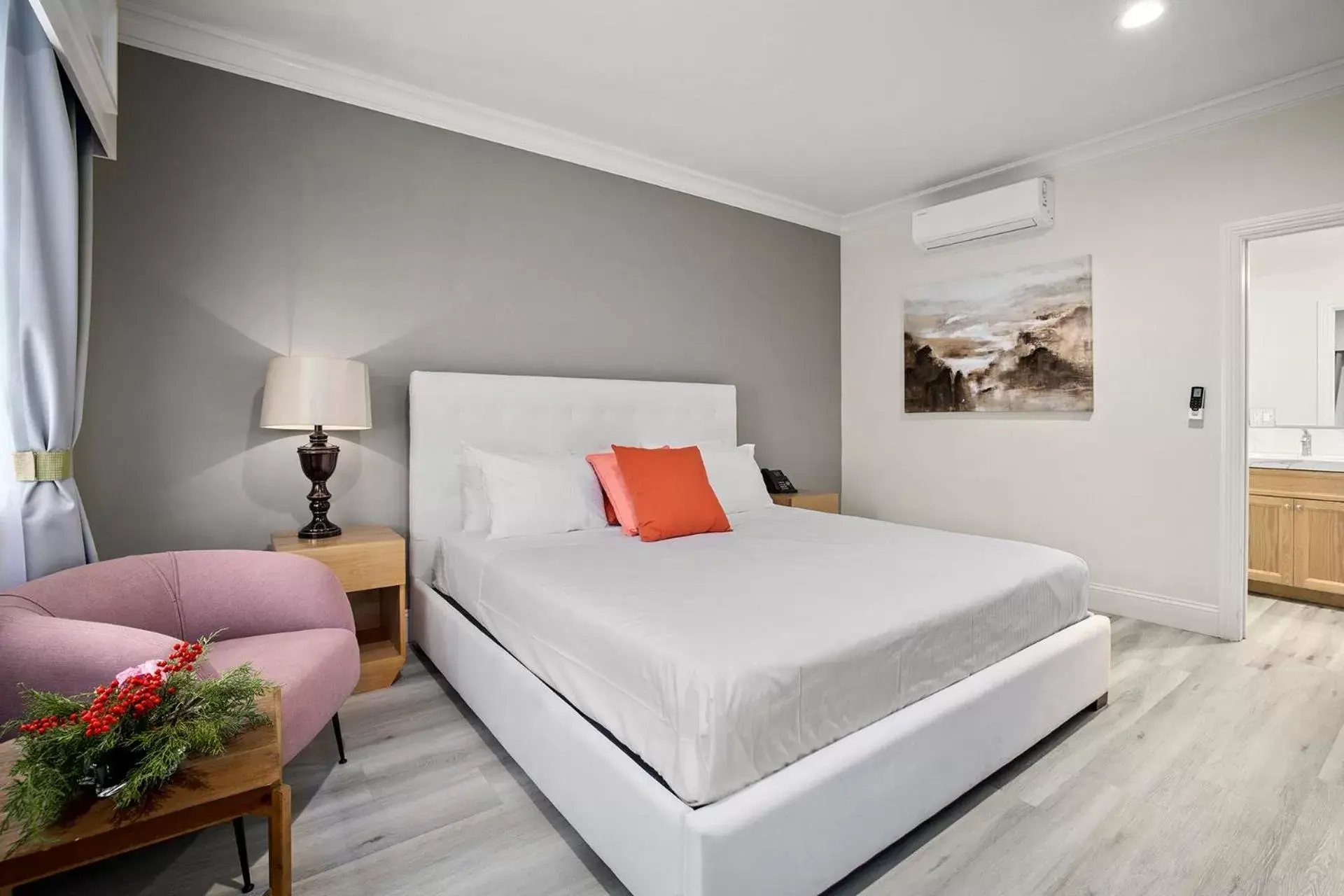 Bed in Hotel Huntington Bed in Hotel Huntington