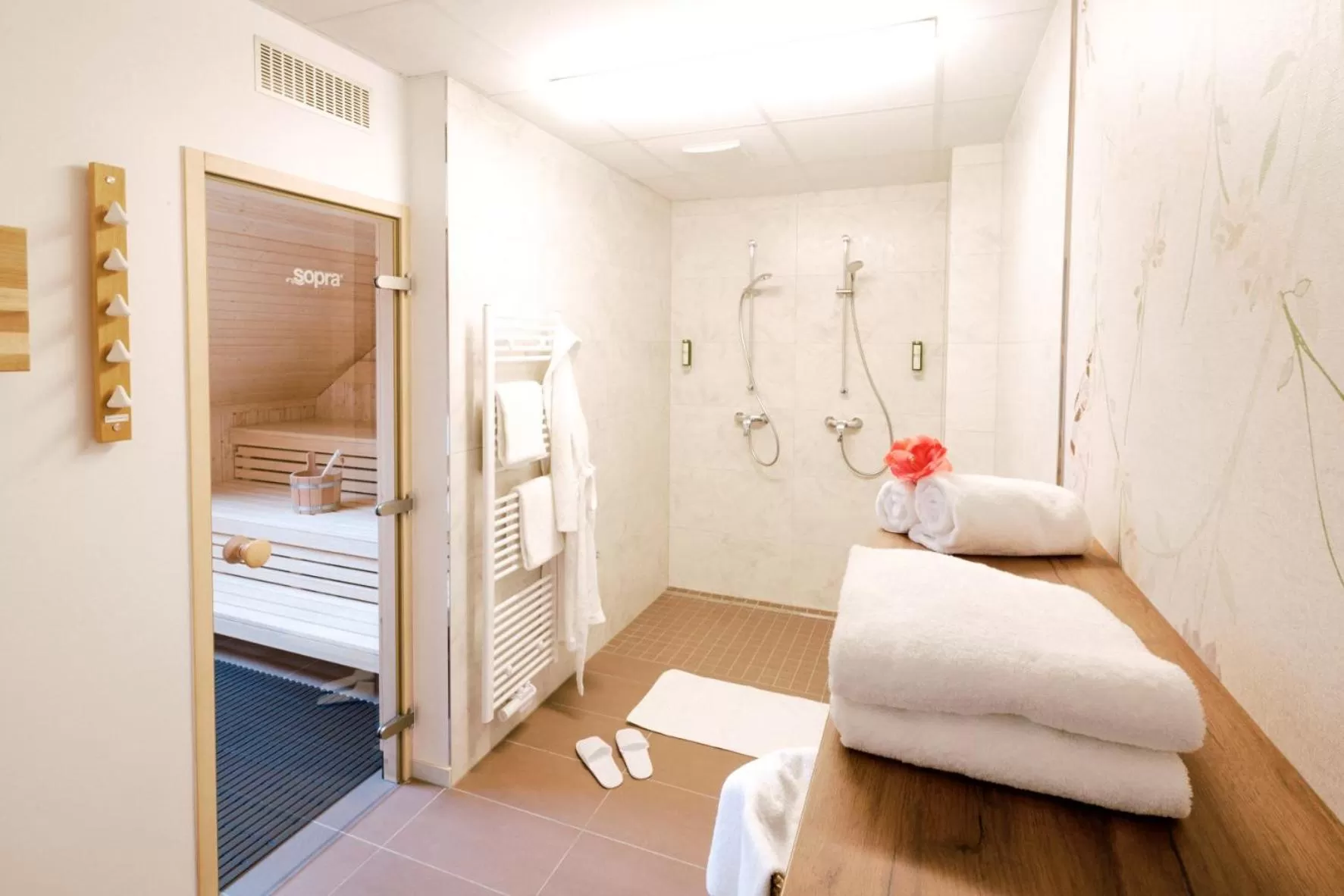 Sauna, Bed in Hotel am Zoo