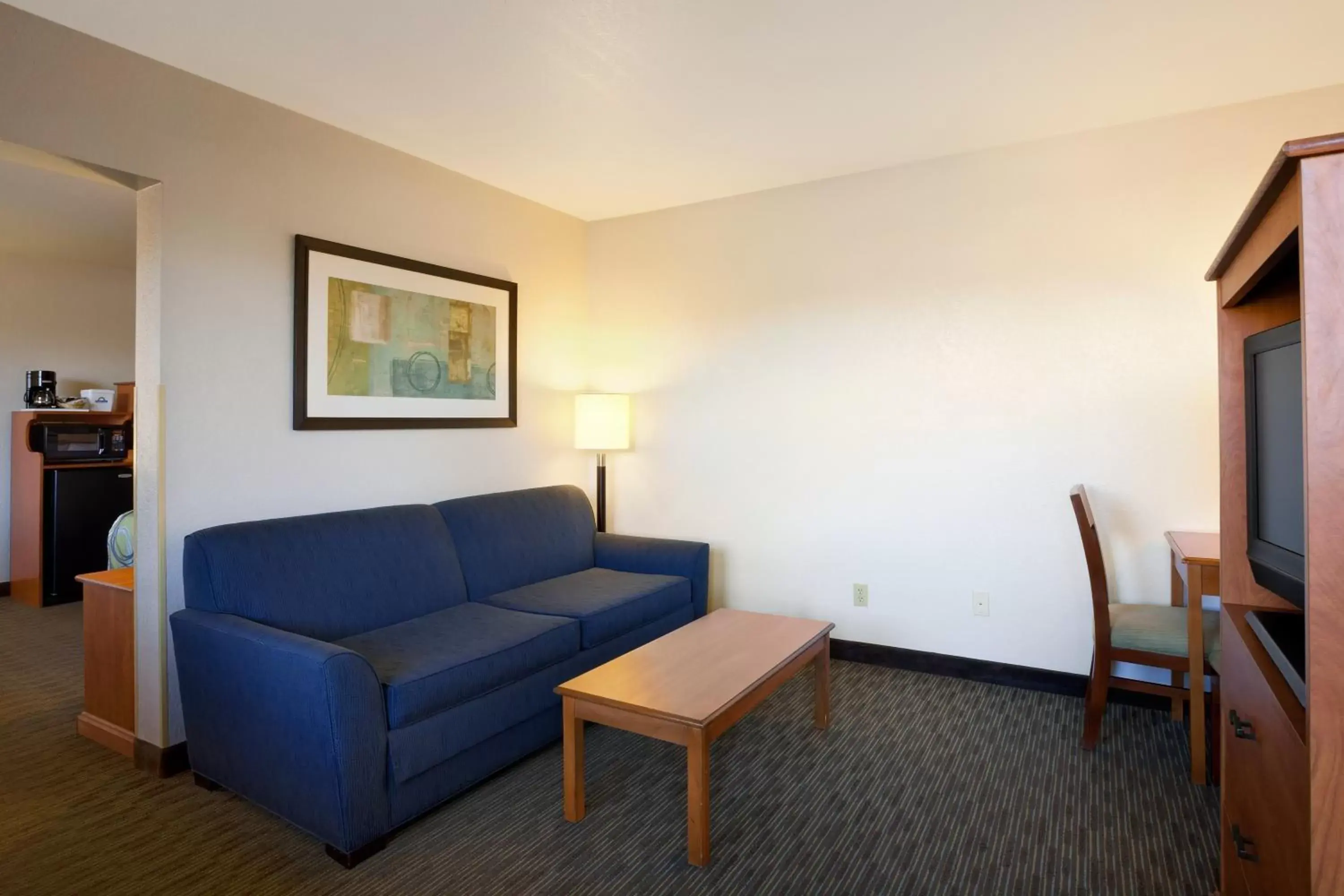 Living room, Seating Area in Days Inn by Wyndham Encinitas Moonlight Beach