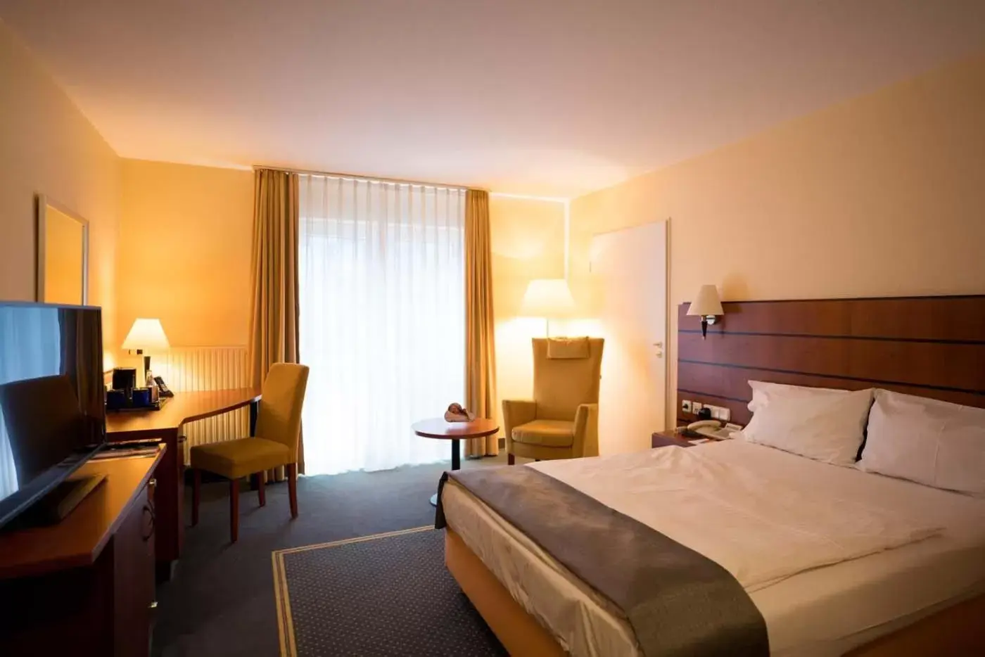 Photo of the whole room, Bed in Hotel Fulda Mitte