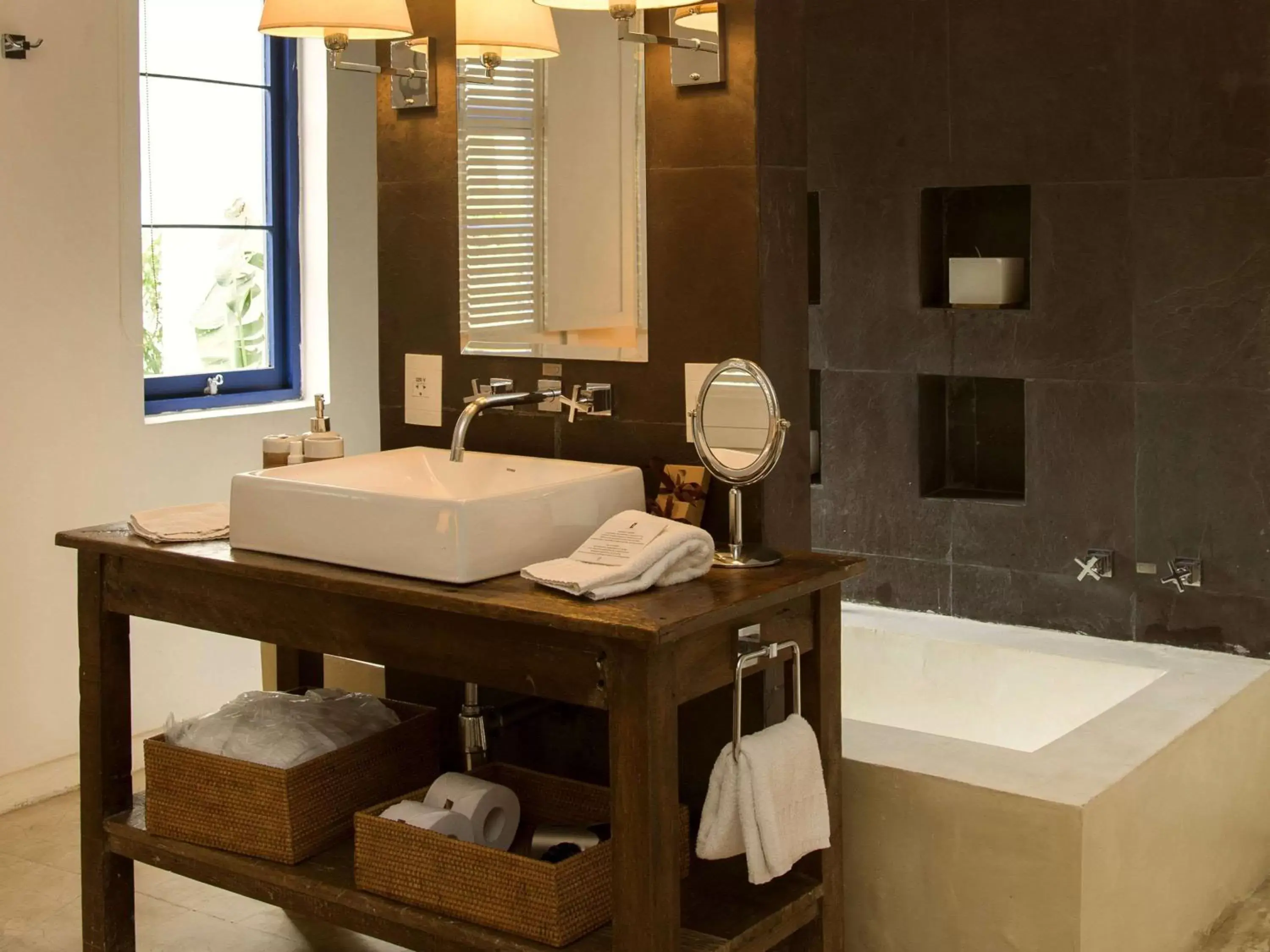 Photo of the whole room, Bathroom in Santa Teresa Hotel RJ - MGallery