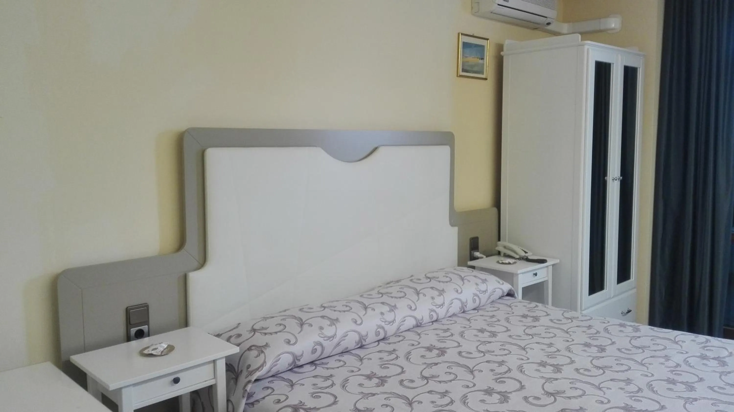 Photo of the whole room, Bed in Hotel Laura Christina