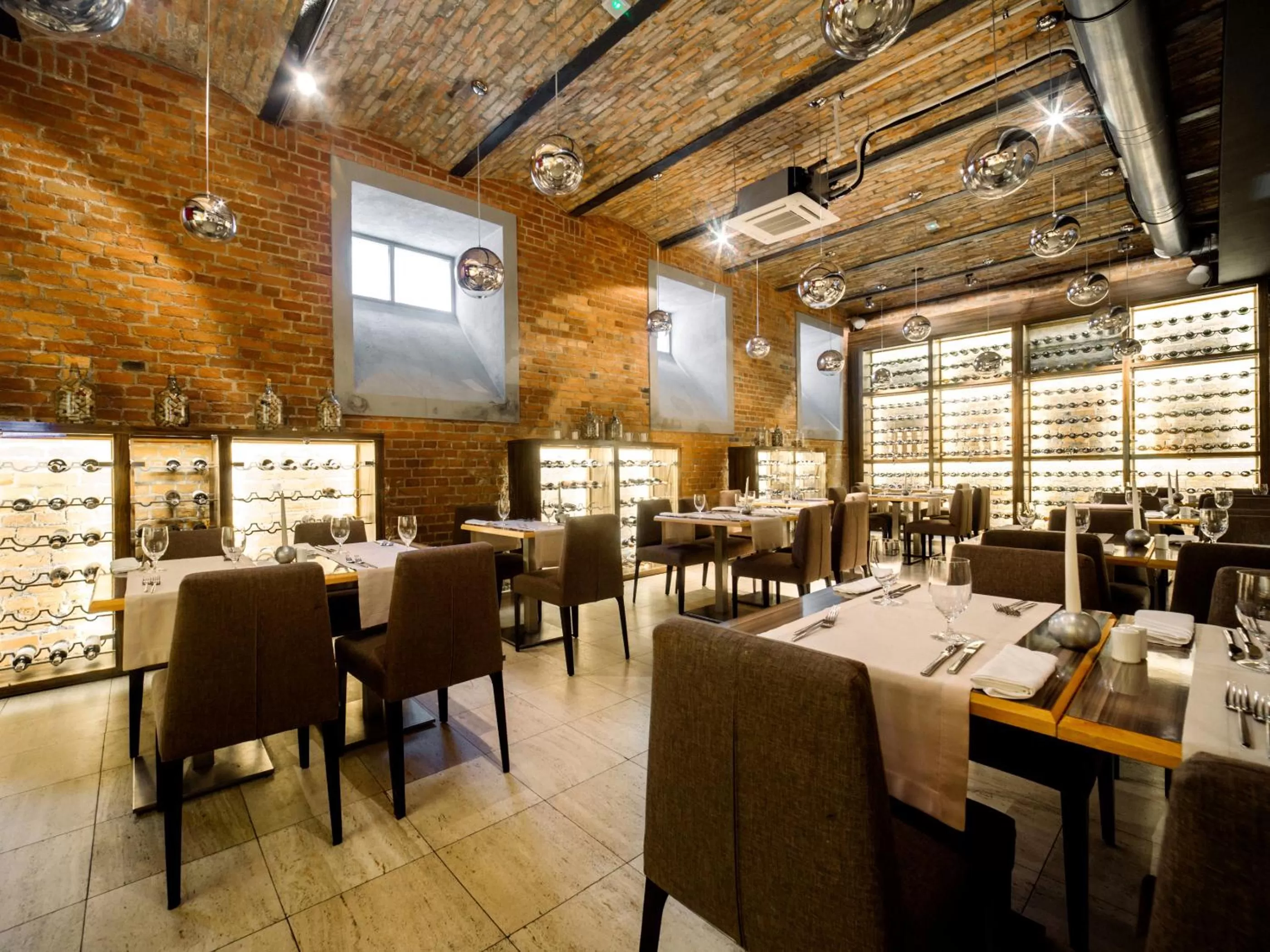 Restaurant/places to eat in Q Hotel Grand Cru Gdańsk