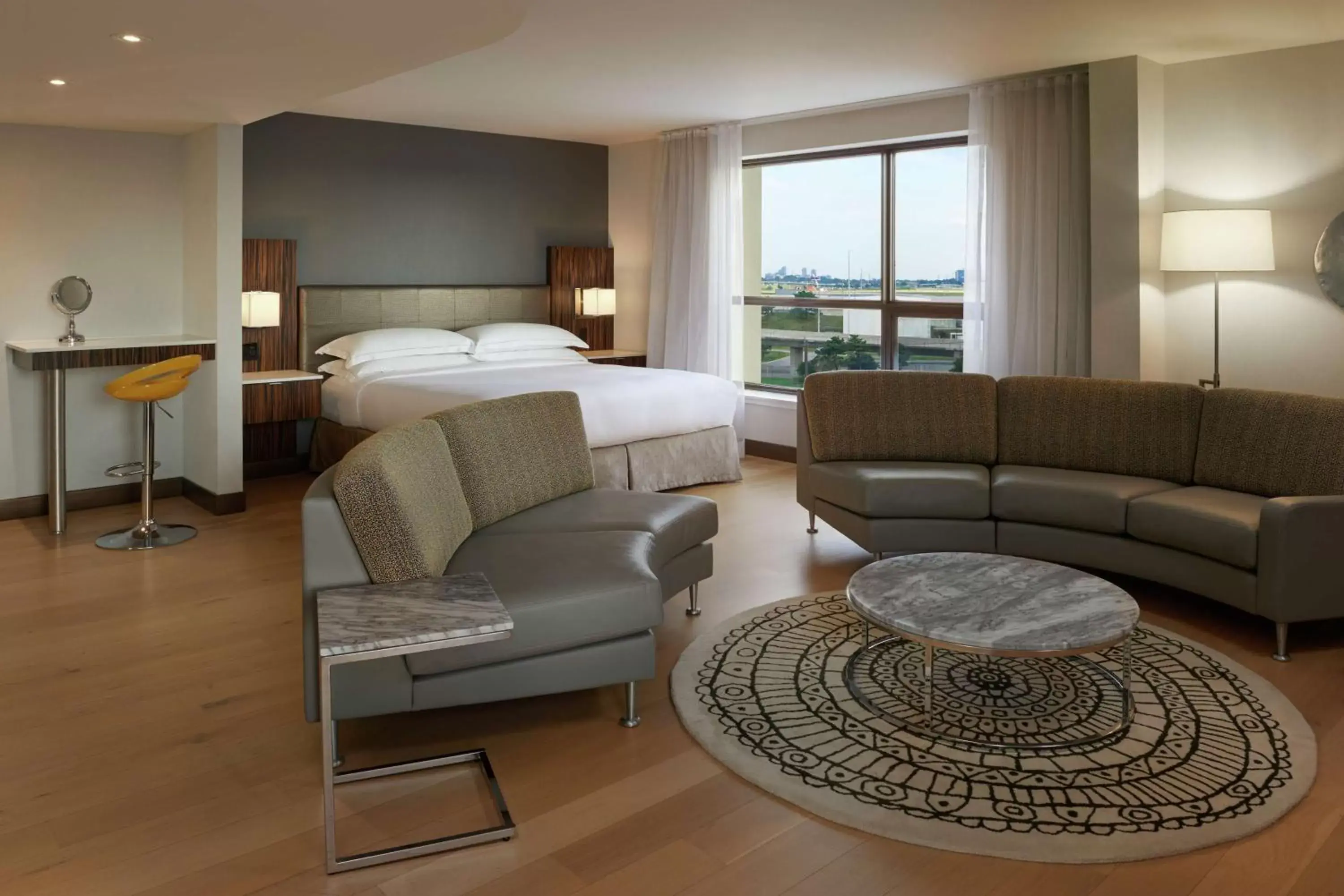 One King Corner Room in Hilton Toronto Airport Hotel & Suites