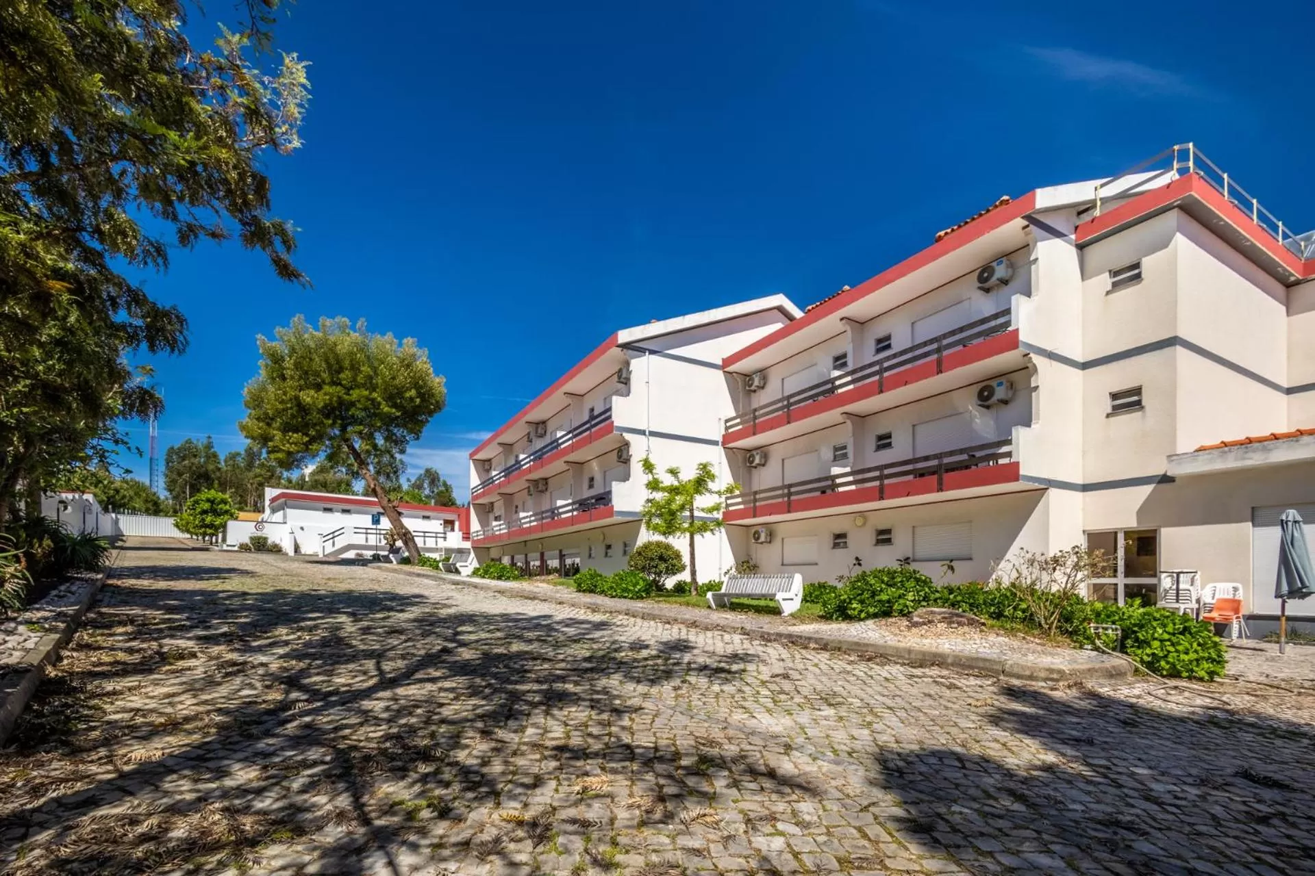 Property building in Hotel Colmeia