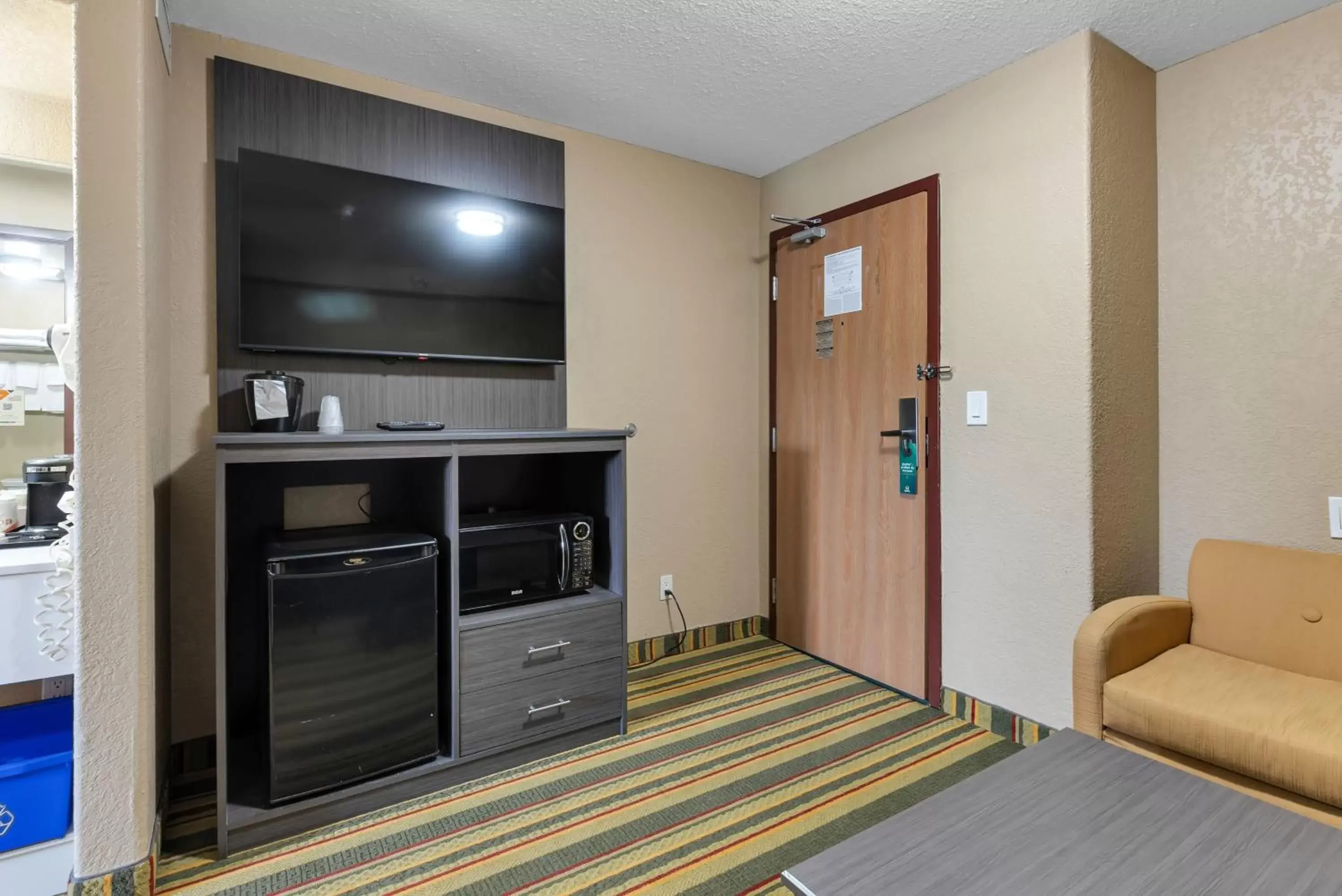 TV/Entertainment Center in Quality Inn & Suites