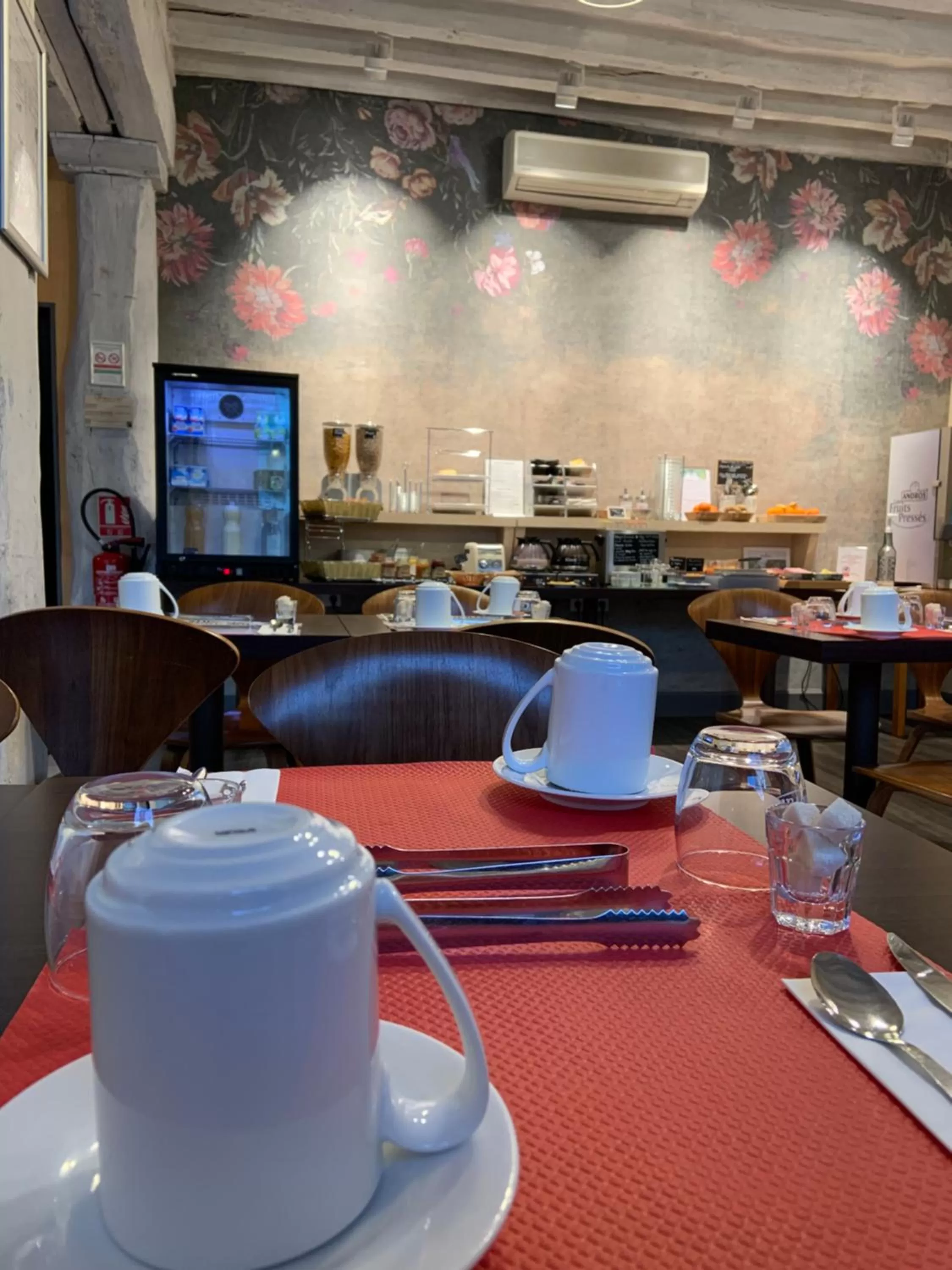 Breakfast in Hôtel de Champagne