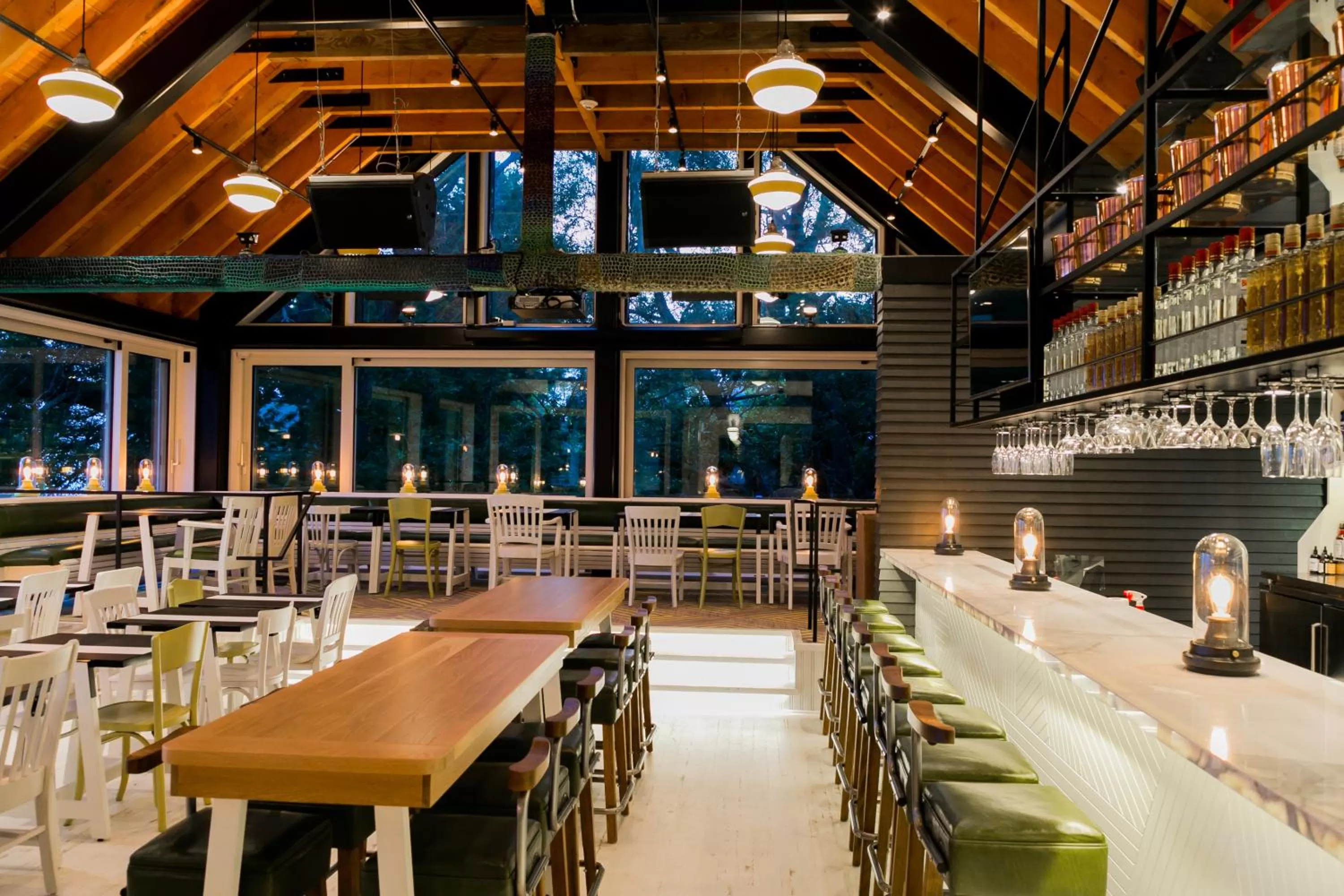 Restaurant/places to eat in Drake Devonshire and Motor Inn