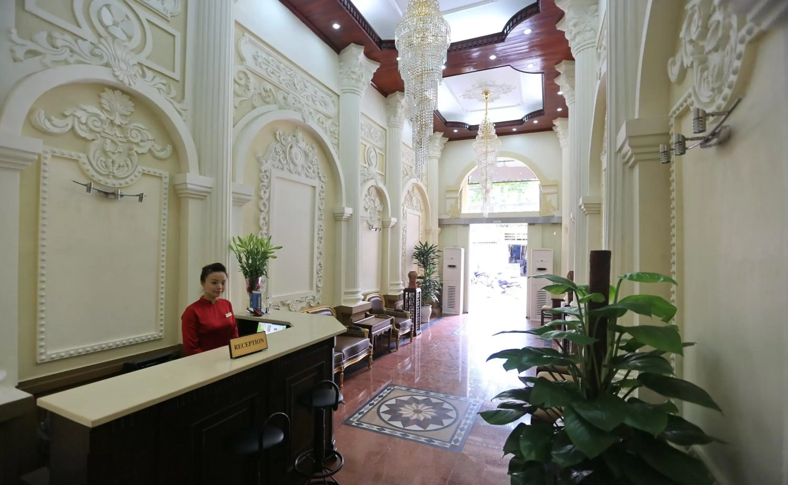 Staff, Lobby/Reception in Hanoi Posh Boutique Hotel