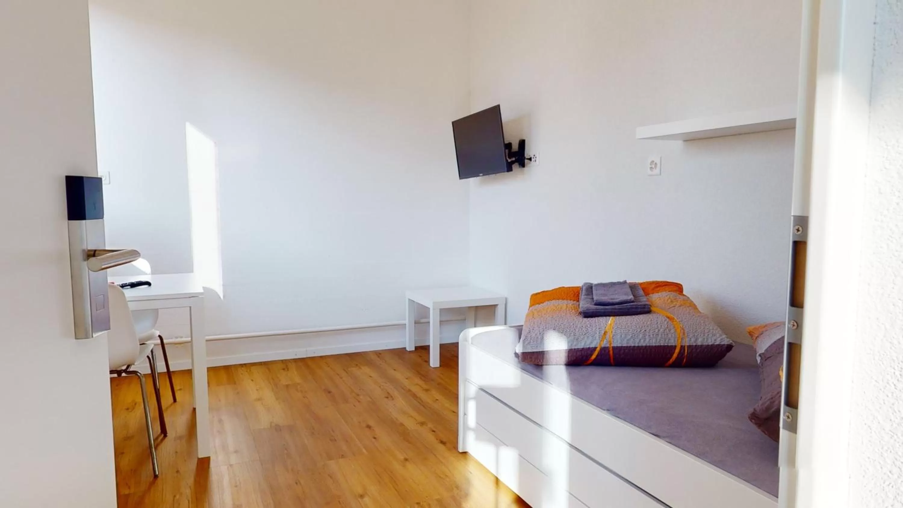 Photo of the whole room, Bed in Anstatthotel Affoltern am Albis - self-check-in