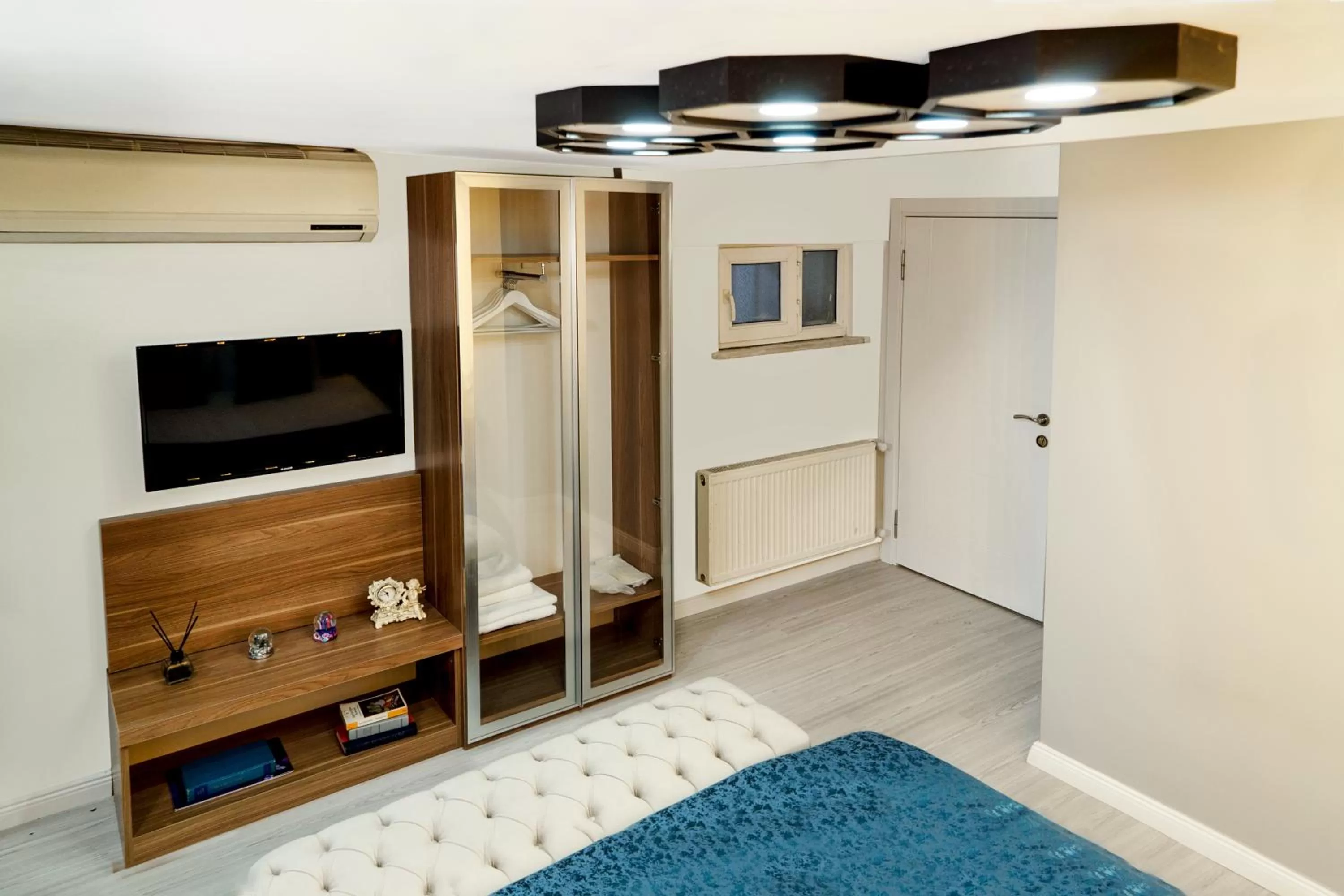 TV and multimedia in Taksim Yazıcı Residence