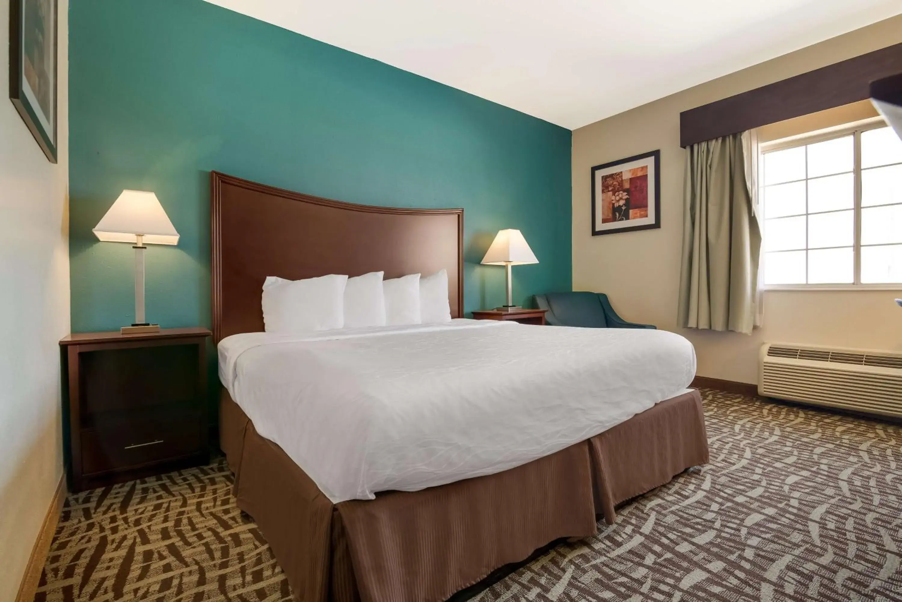 Bedroom, Bed in Best Western Topeka Inn & Suites