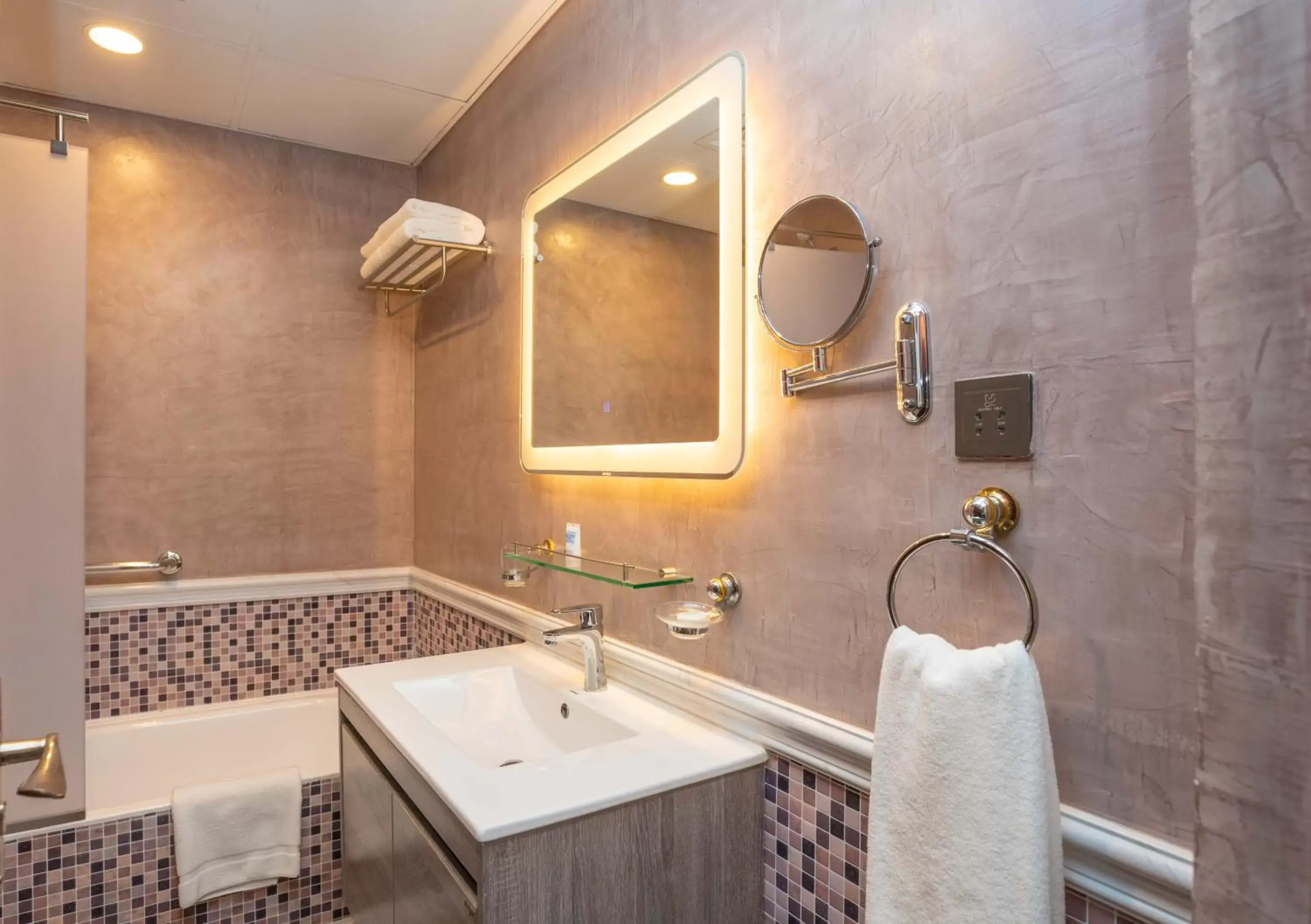 Bathroom in Ezdan Hotels Doha