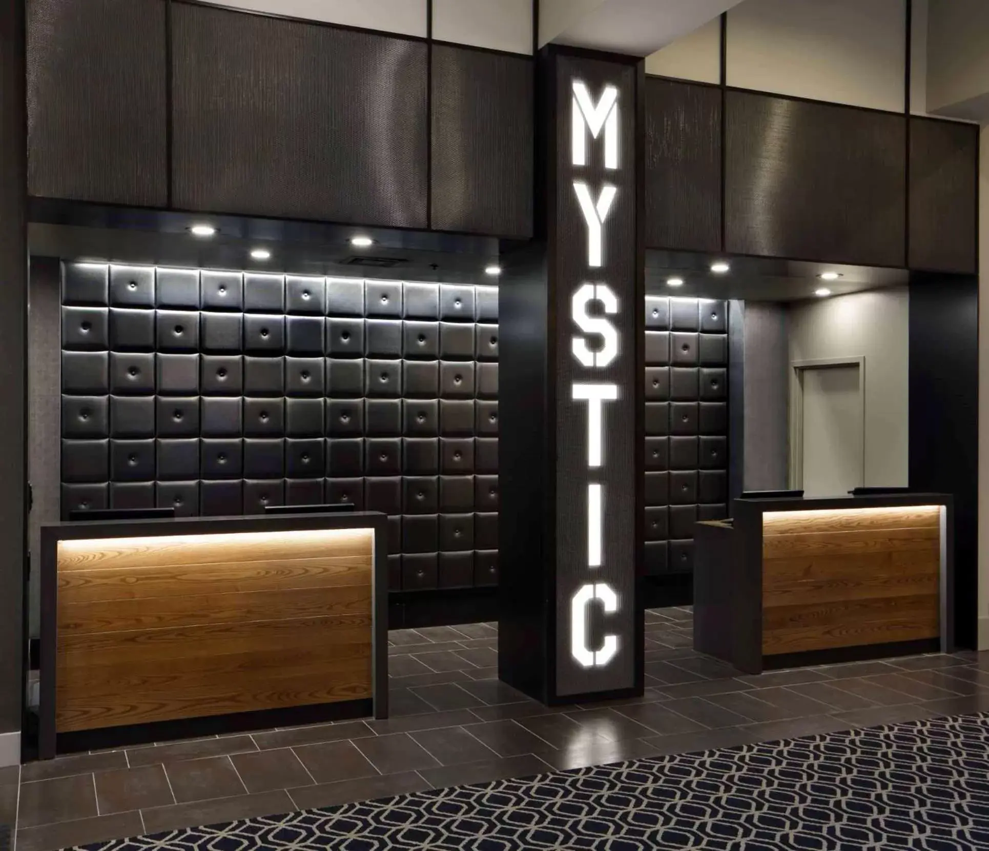 Lobby or reception in Hilton Mystic