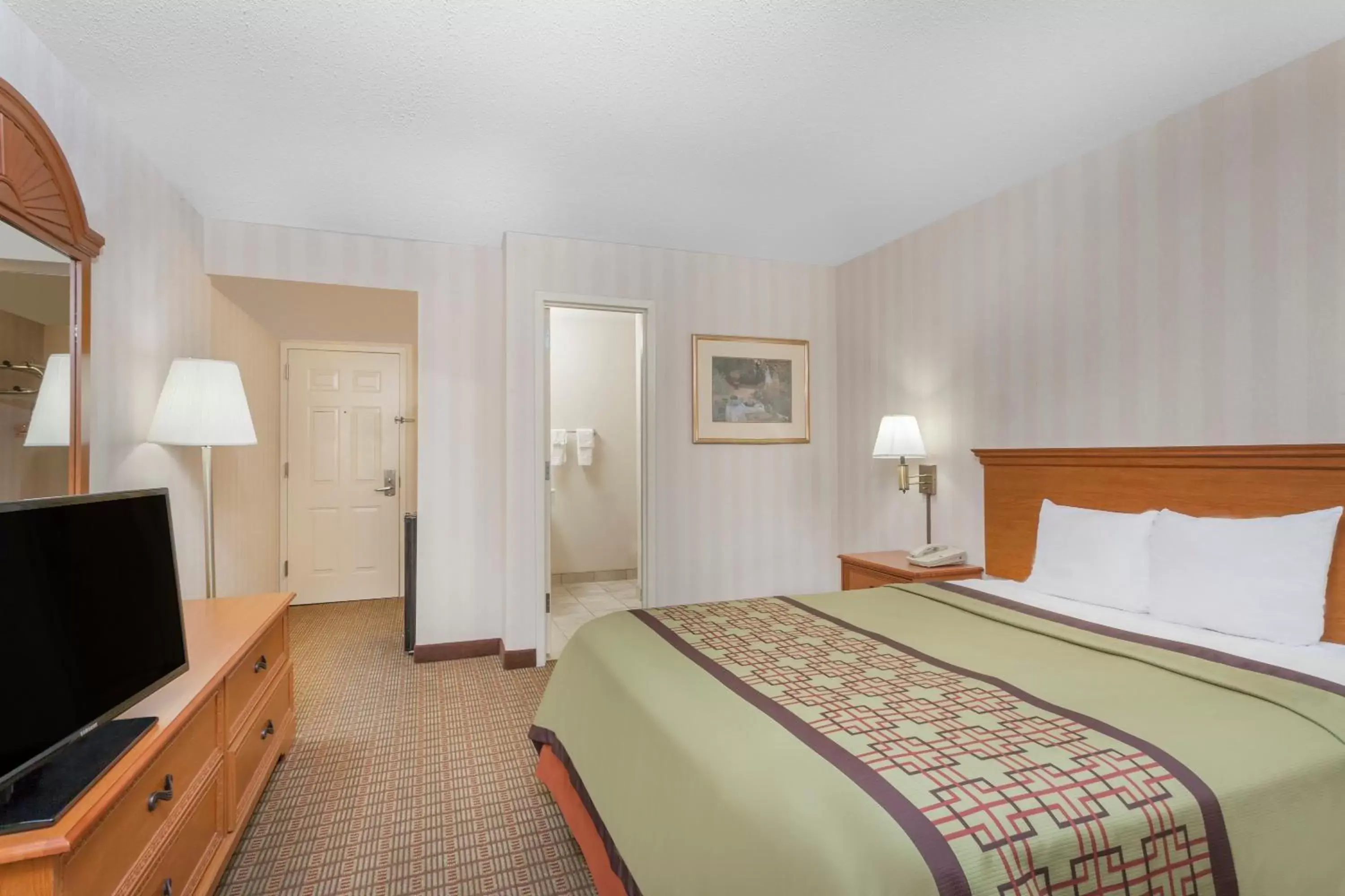 Bed in Days Inn by Wyndham Albany SUNY