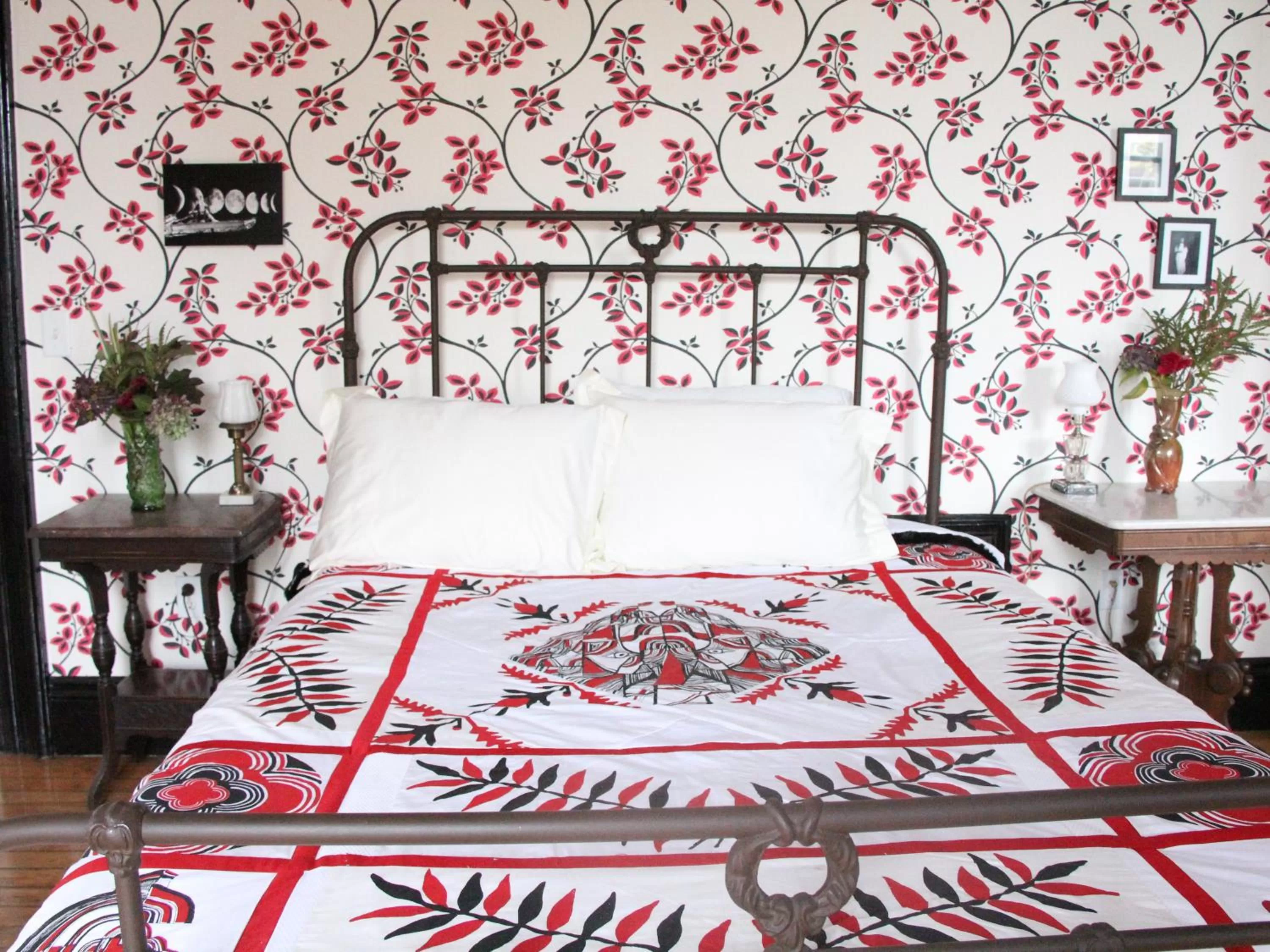 Bed in The Wedding Cake House