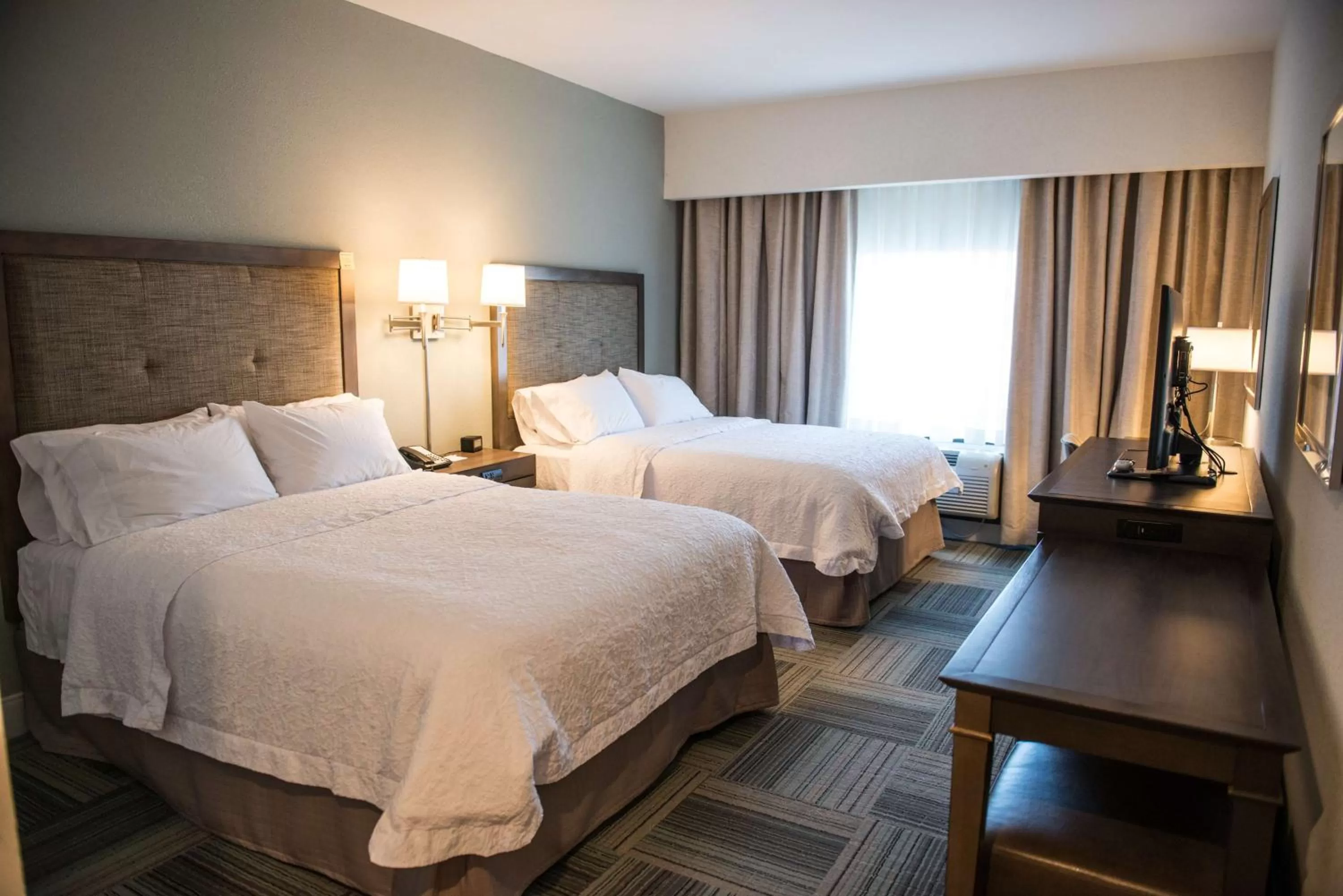 Bed in Hampton Inn Bainbridge, GA