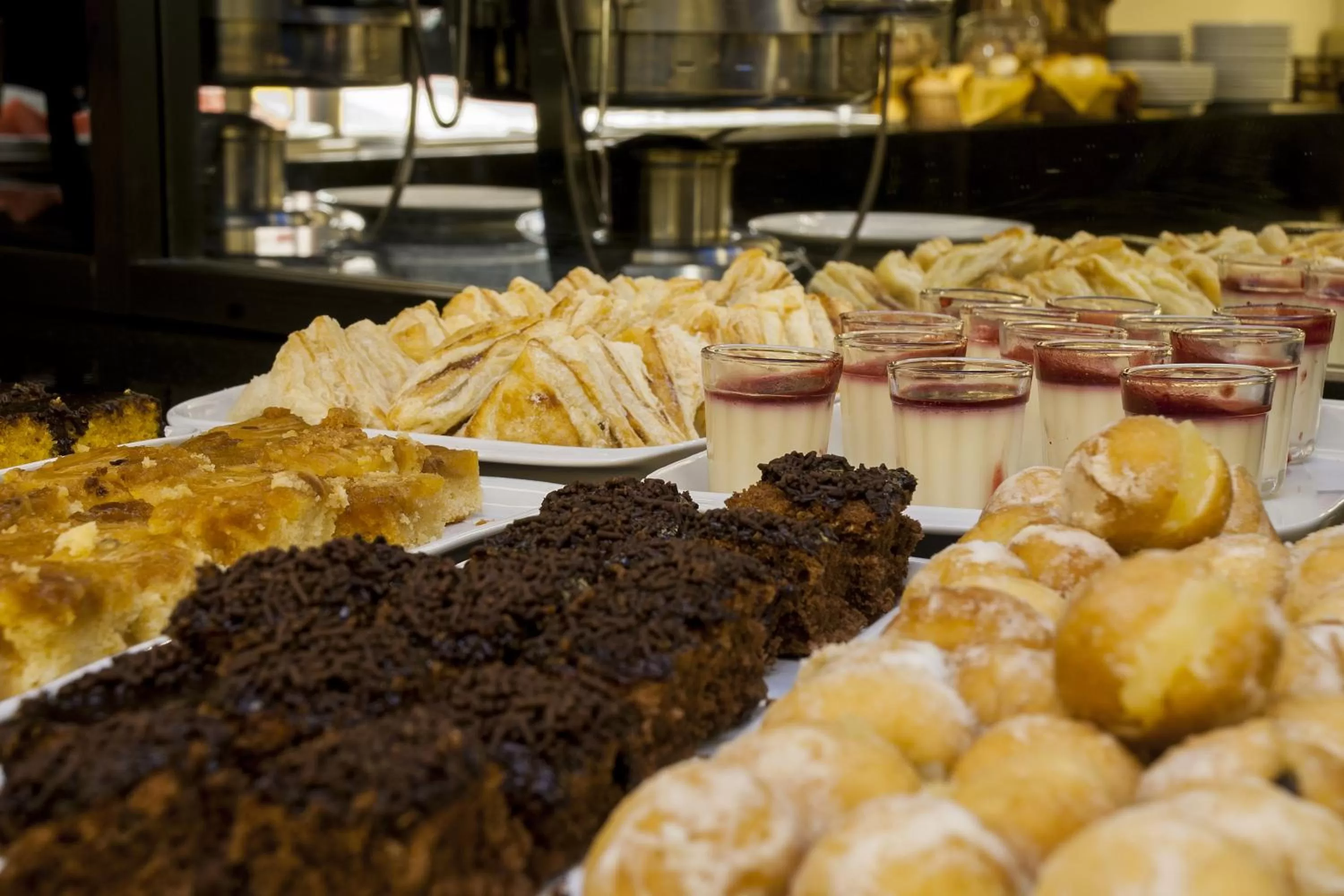 Property building in Américas Granada Hotel