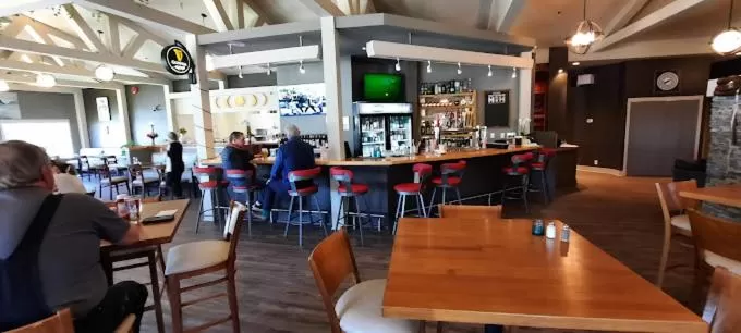 Restaurant/places to eat in Pacific Shores Resort & Spa