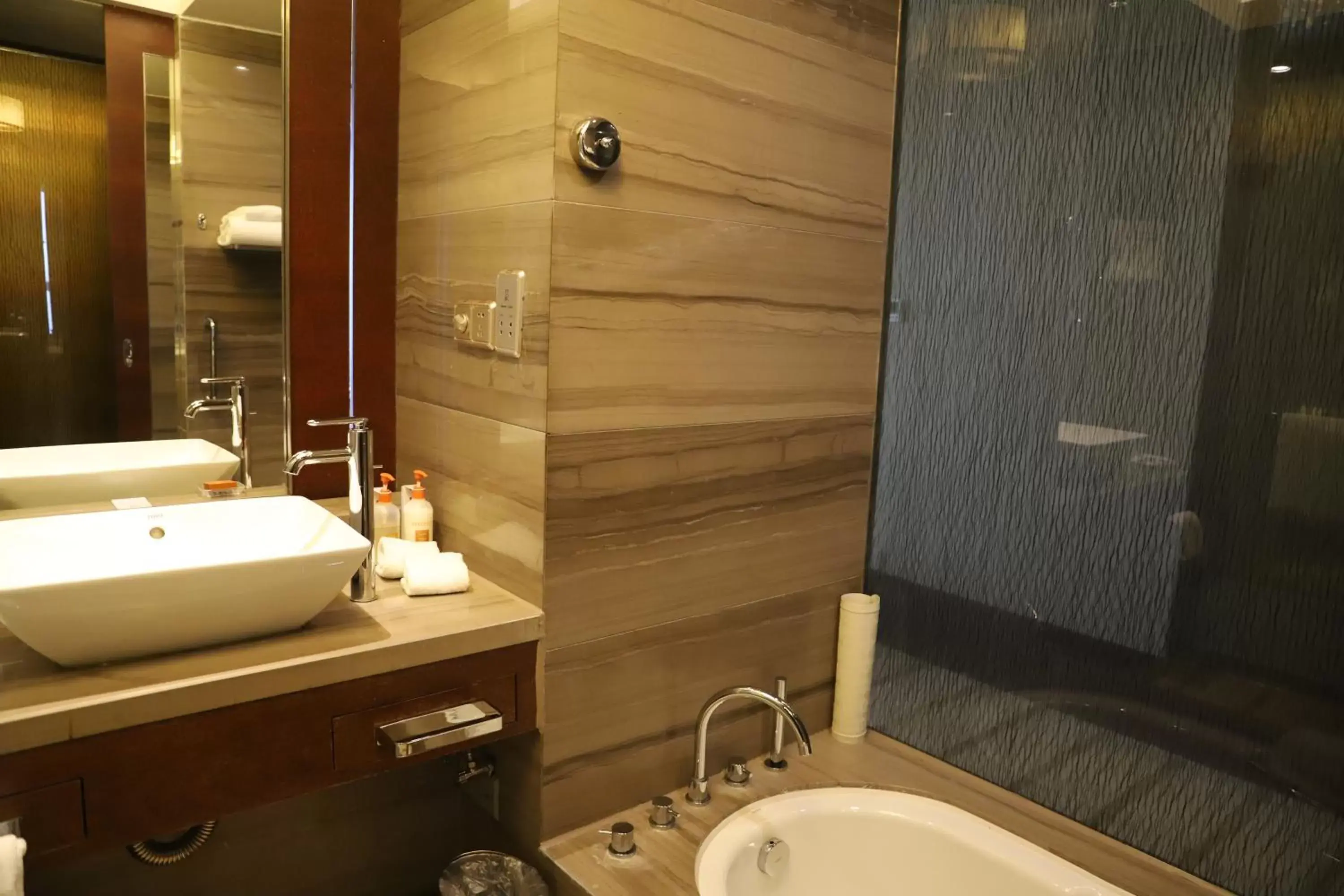 Shower, Bathroom in Crowne Plaza Hefei, an IHG Hotel