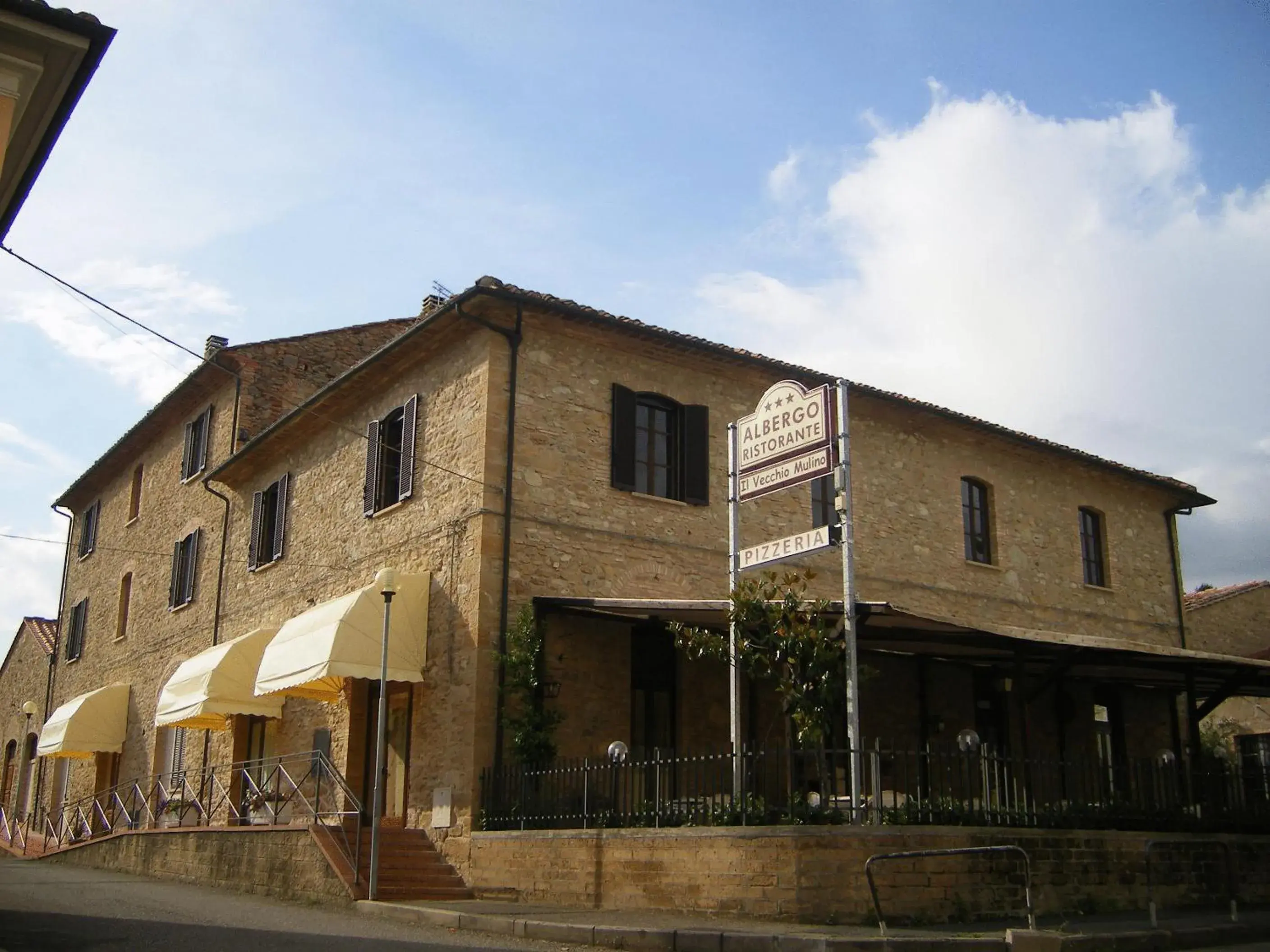 Facade/entrance, Property Building in Il Vecchio Mulino
