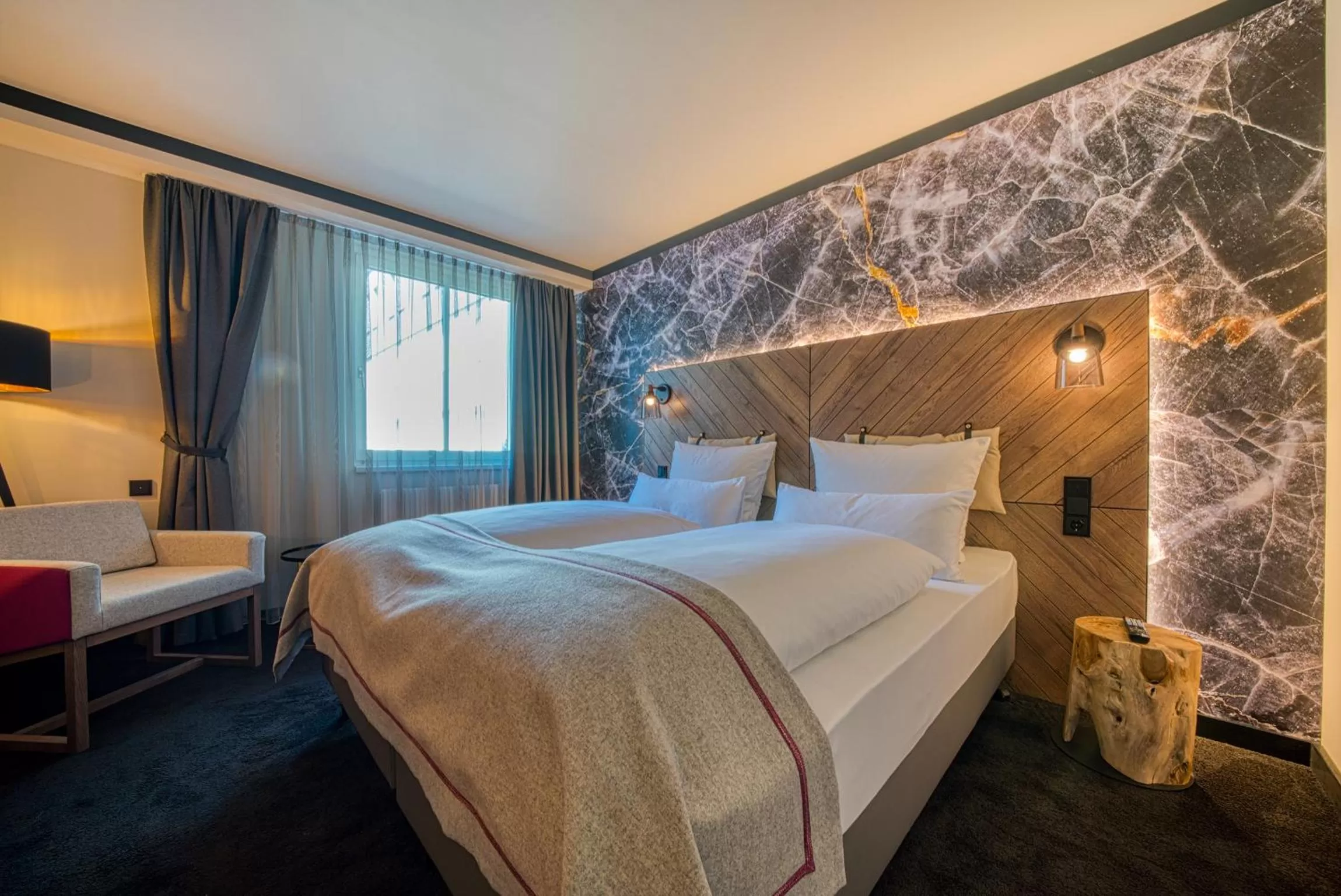 Photo of the whole room, Bed in FourSide Hotel Salzburg Messe, Trademark Collection by Wyndham