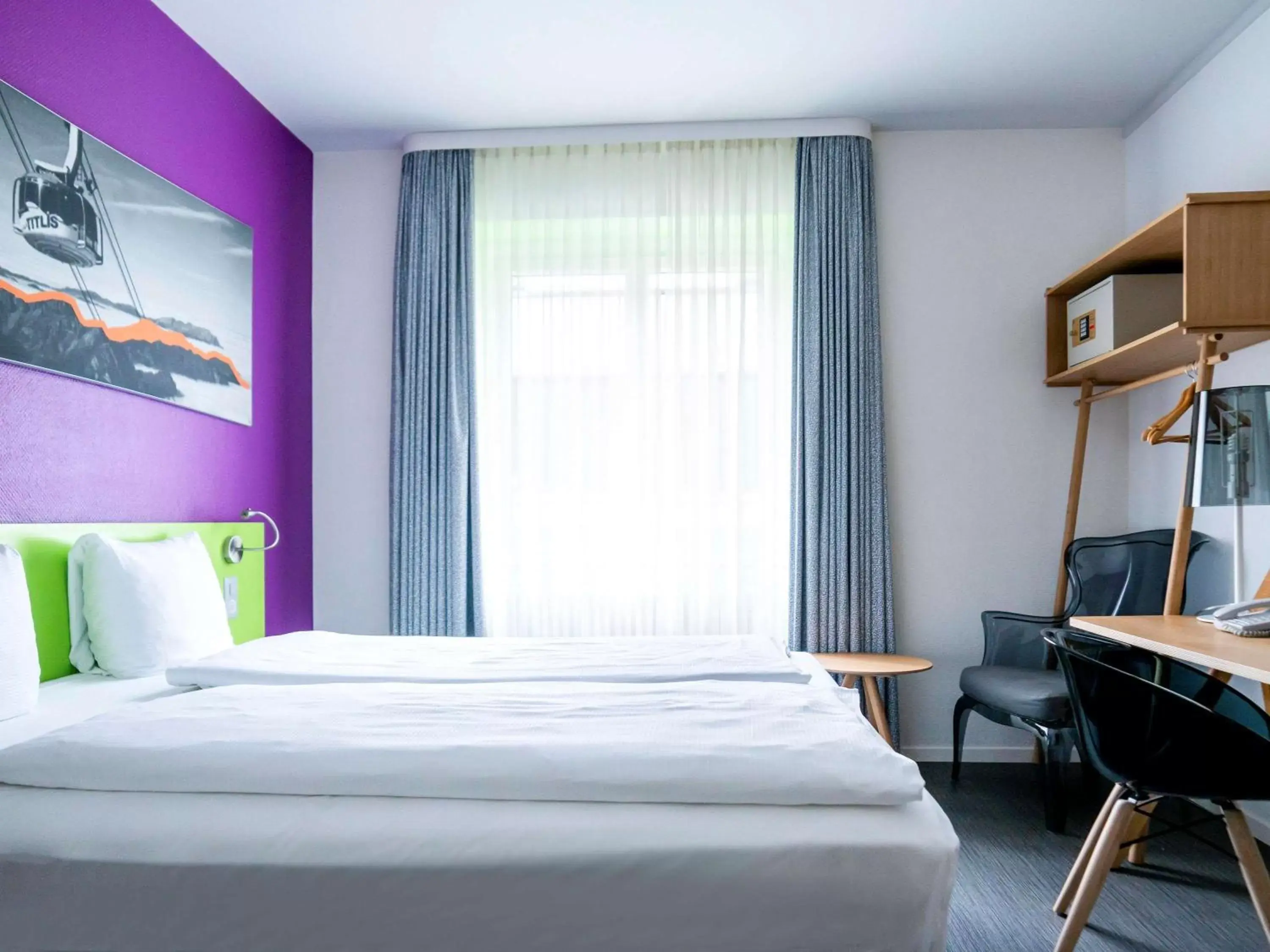 Photo of the whole room, Bed in ibis Styles Luzern