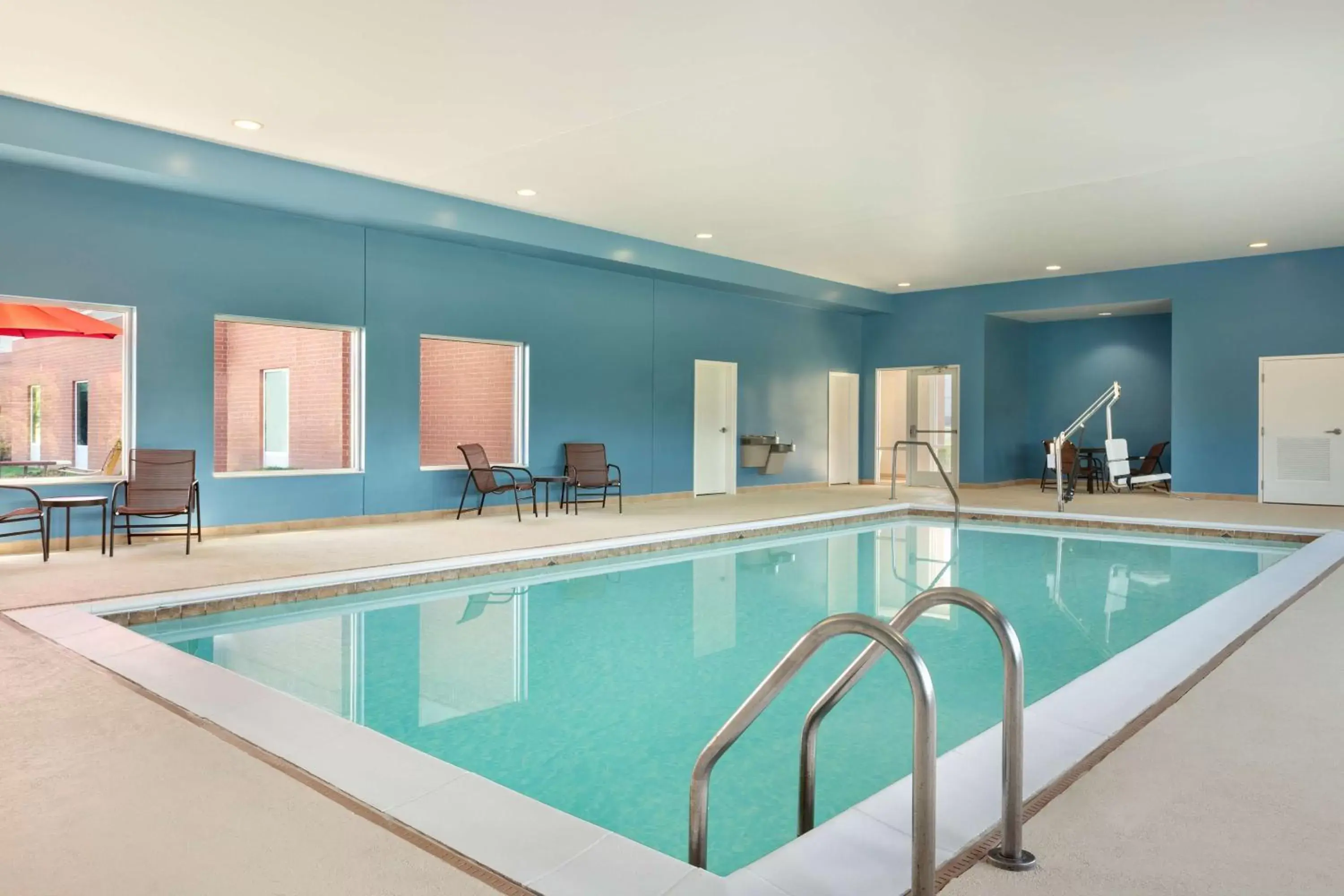 Pool view, Swimming Pool in Hampton Inn St. Louis-Columbia