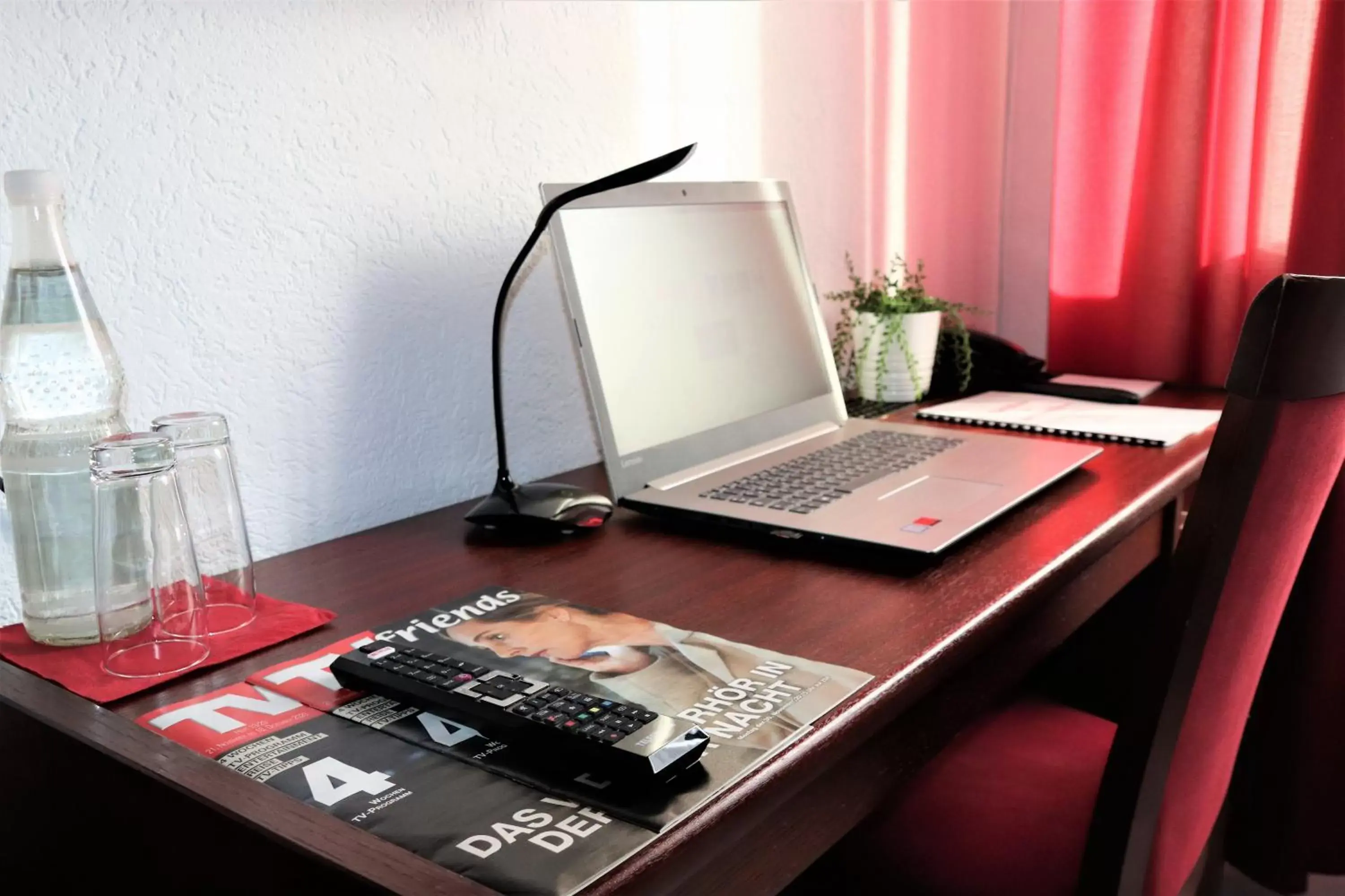 Bedroom in Hotel Weinhaus Wiedemann Bedroom in Hotel Weinhaus Wiedemann
