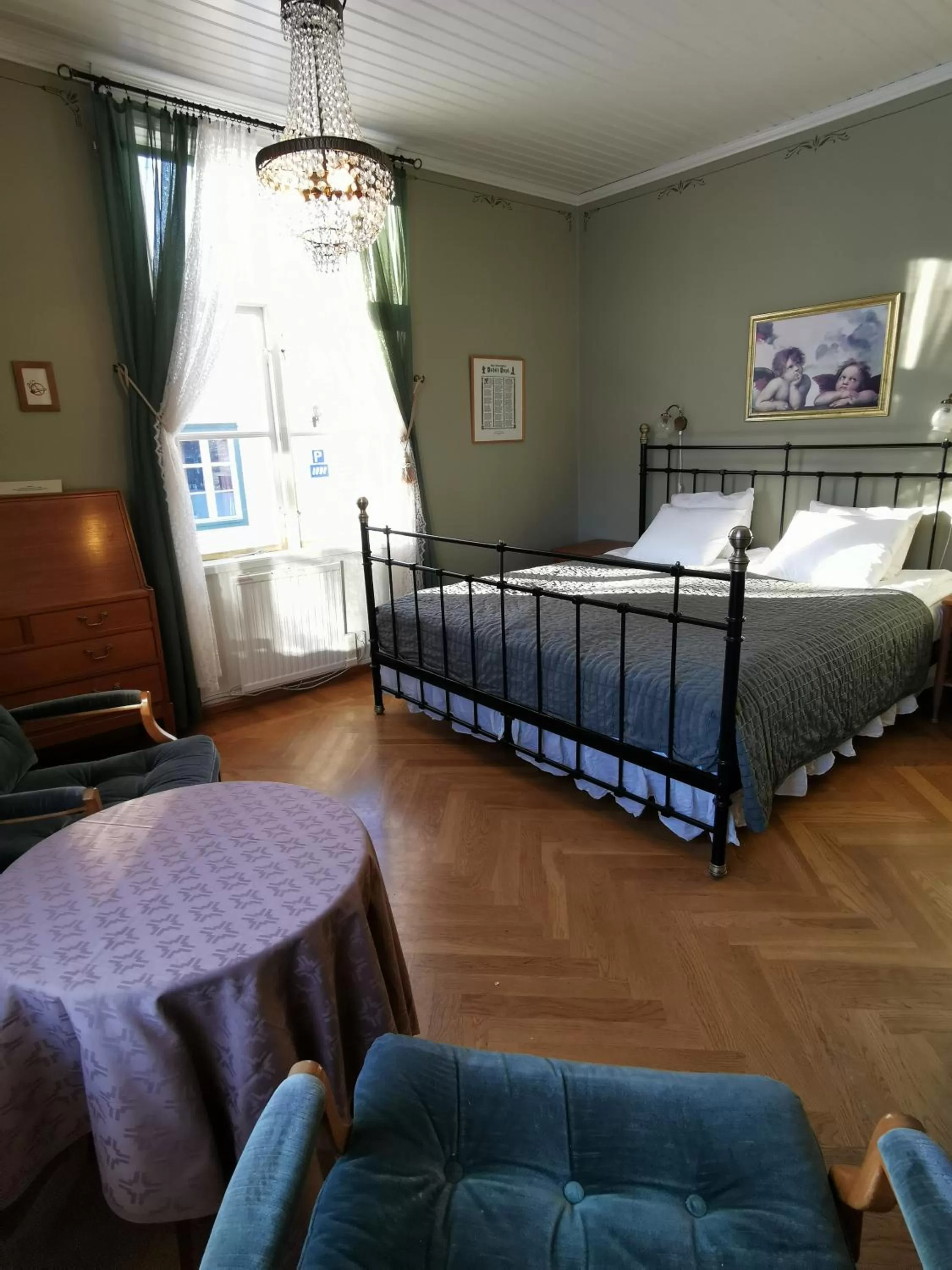 Photo of the whole room, Bed in Ulfshyttans Herrgård, nära Romme Alpin