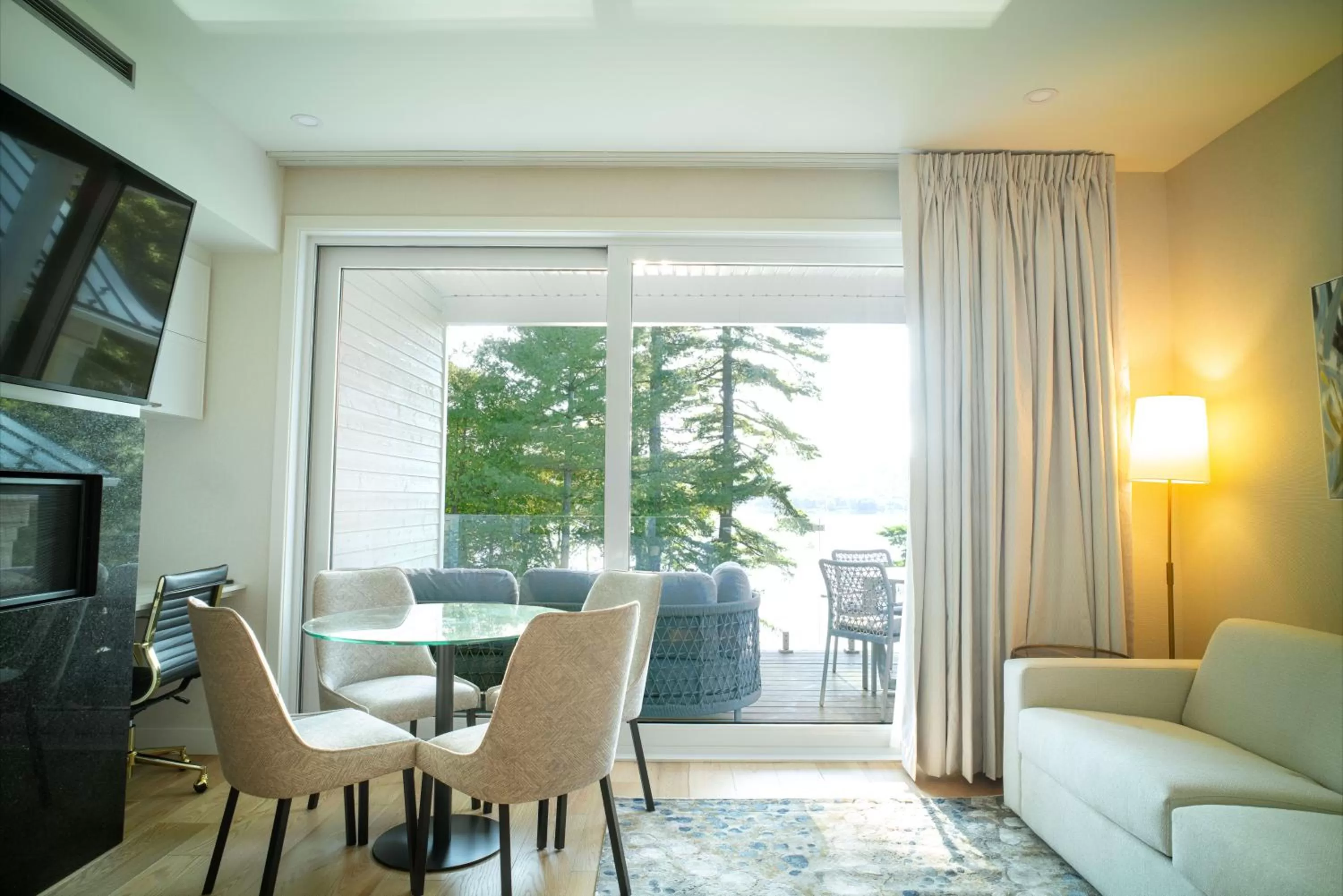 Superior King Suite in Ripplecove Hotel & Spa