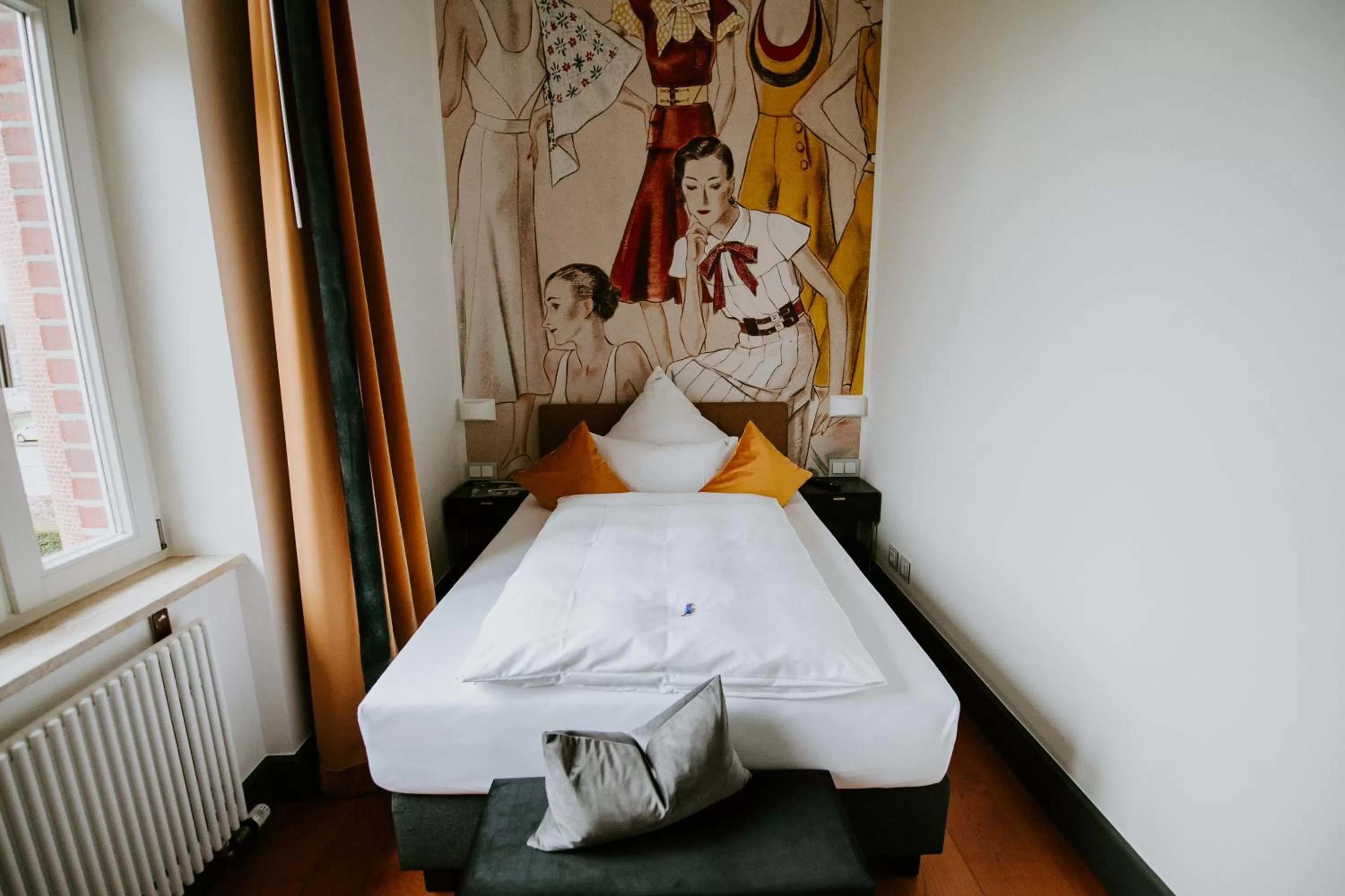 Photo of the whole room, Bed in Palace St. George