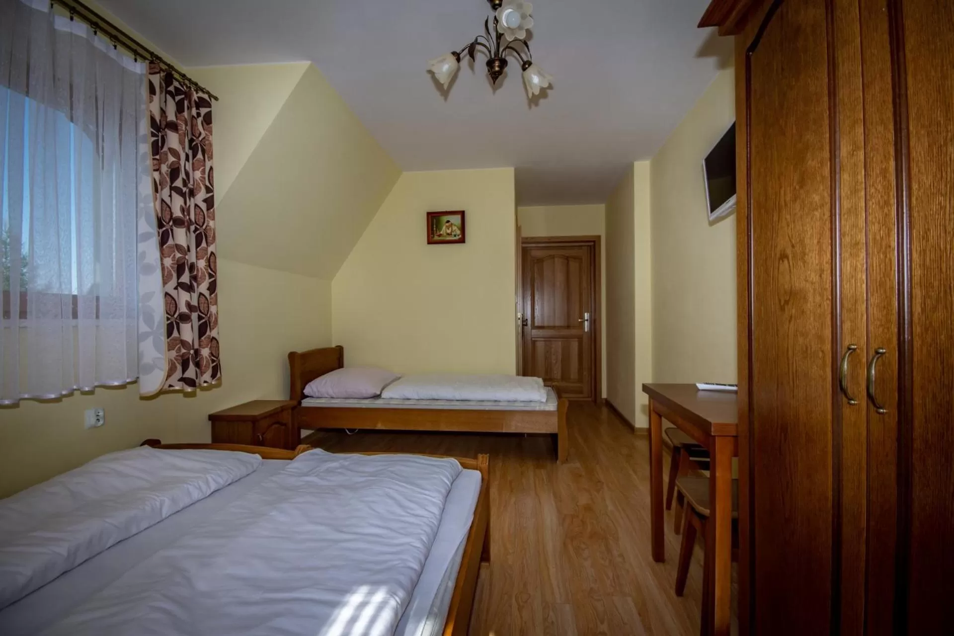 Photo of the whole room, Bed in Podhalanski Dworek z Jacuzzi