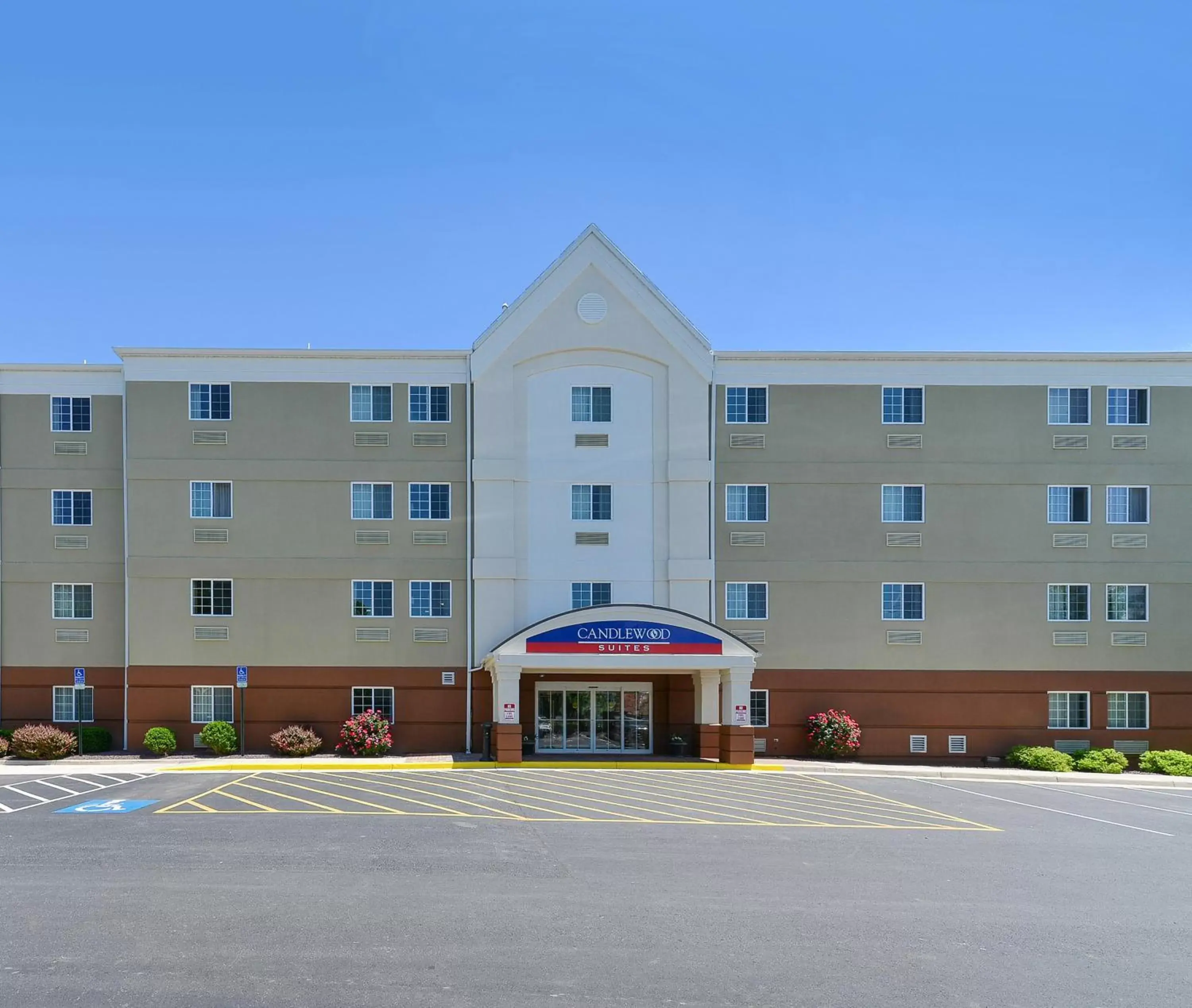Property Building in Candlewood Suites Winchester, an IHG Hotel