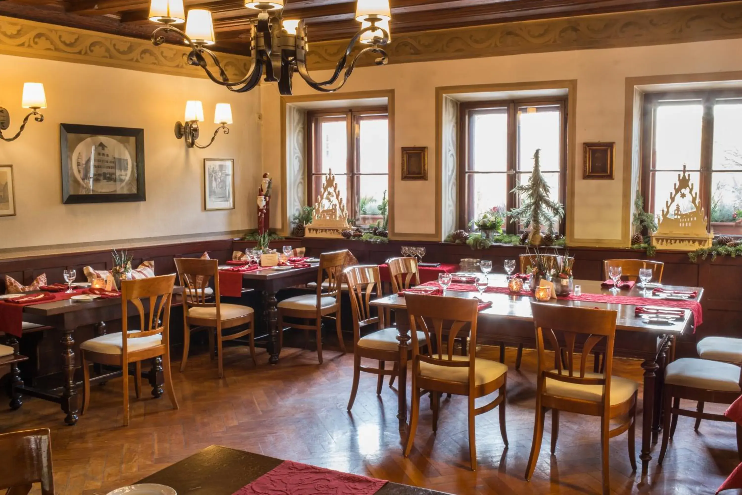 Restaurant/Places to Eat in Romantik Hotel Greifen-Post