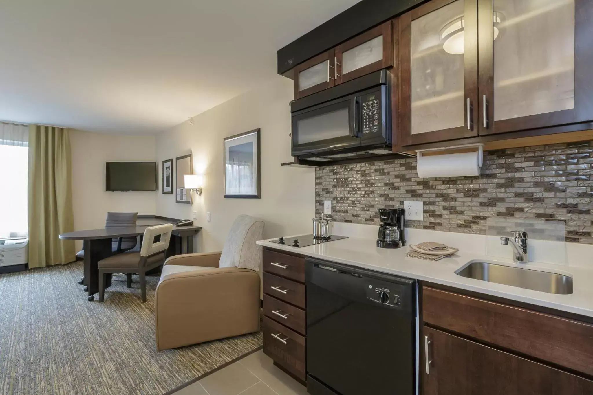 Photo of the whole room, Kitchen/Kitchenette in Candlewood Suites Mishawaka, an IHG Hotel