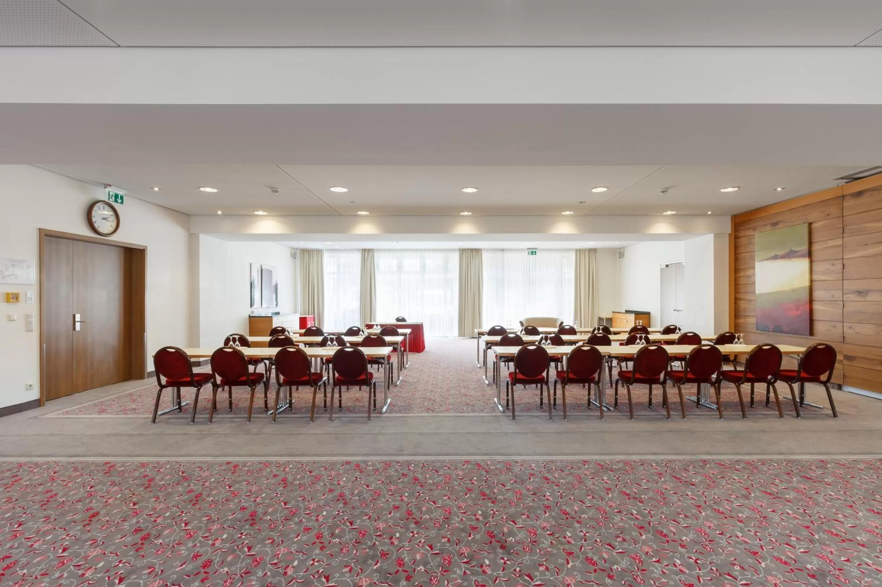 Meeting/conference room in Holiday Inn Nürnberg City Centre by IHG