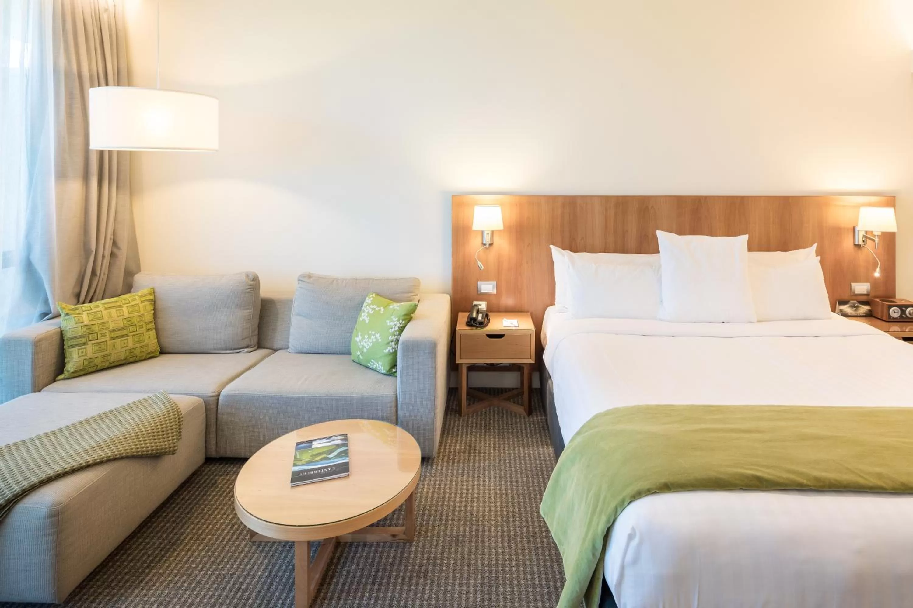 Bed in Commodore Airport Hotel Christchurch