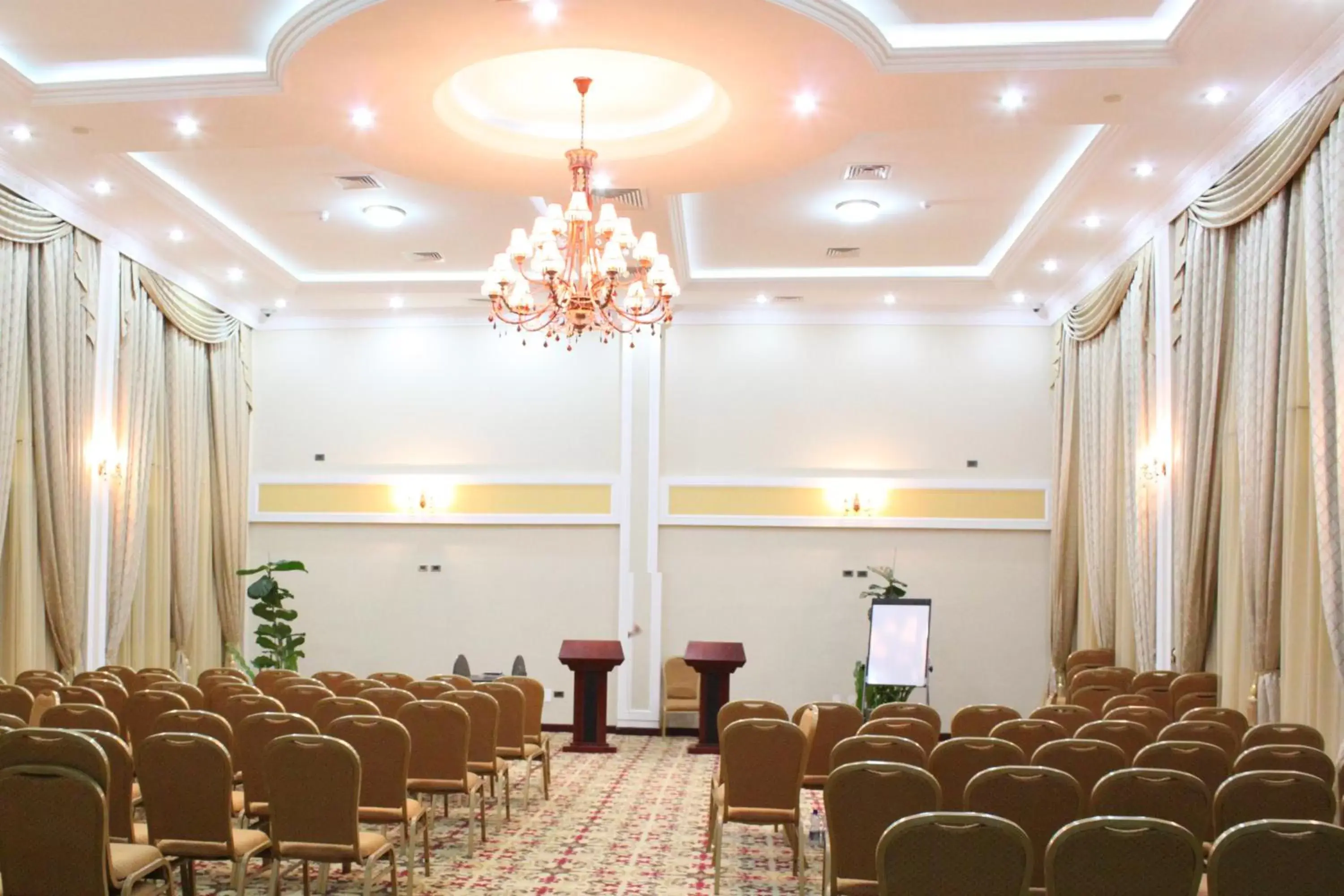 Meeting/conference room, Business Area/Conference Room in Swiss Inn Nexus Hotel