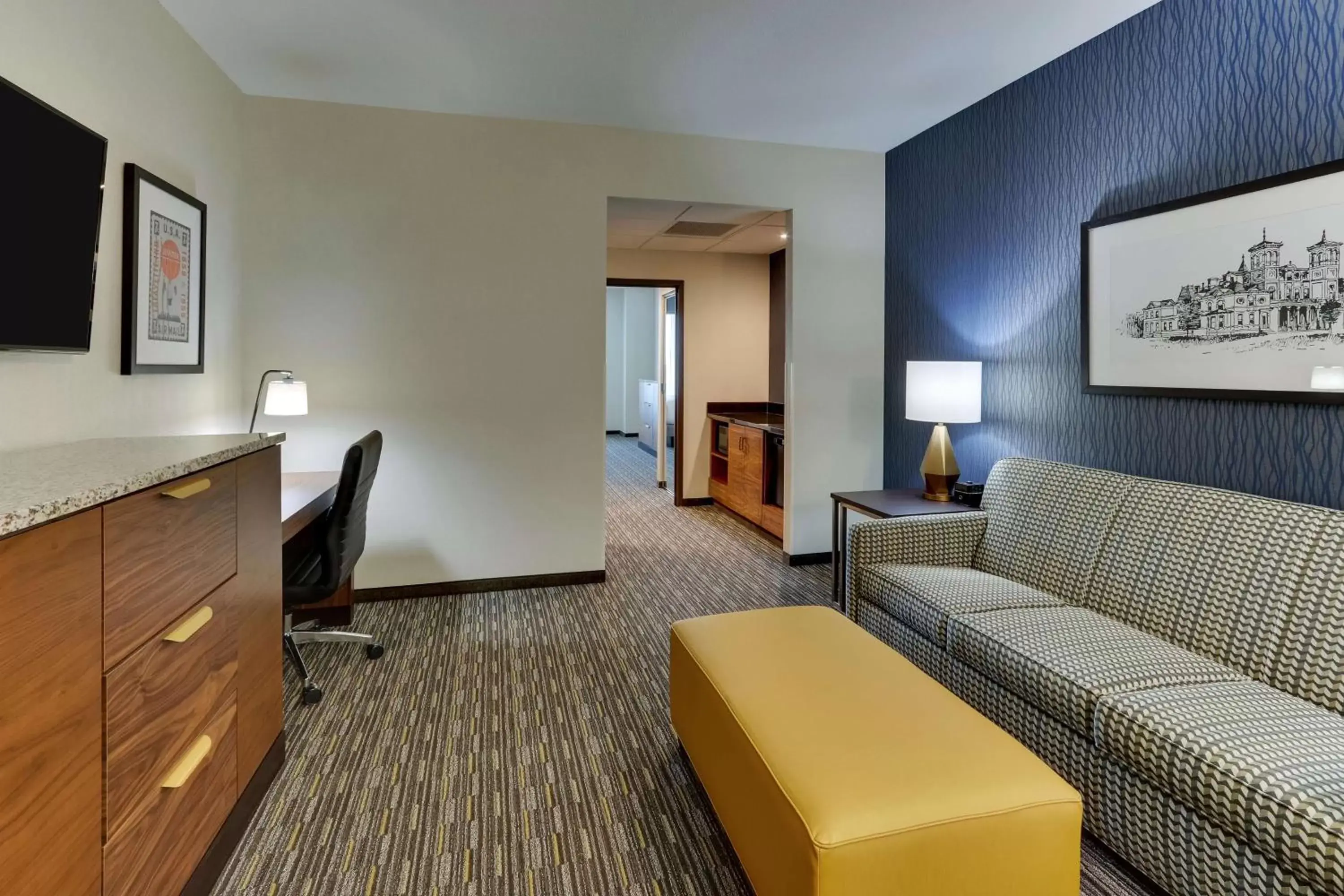 Photo of the whole room, Seating Area in Drury Inn & Suites Lafayette IN