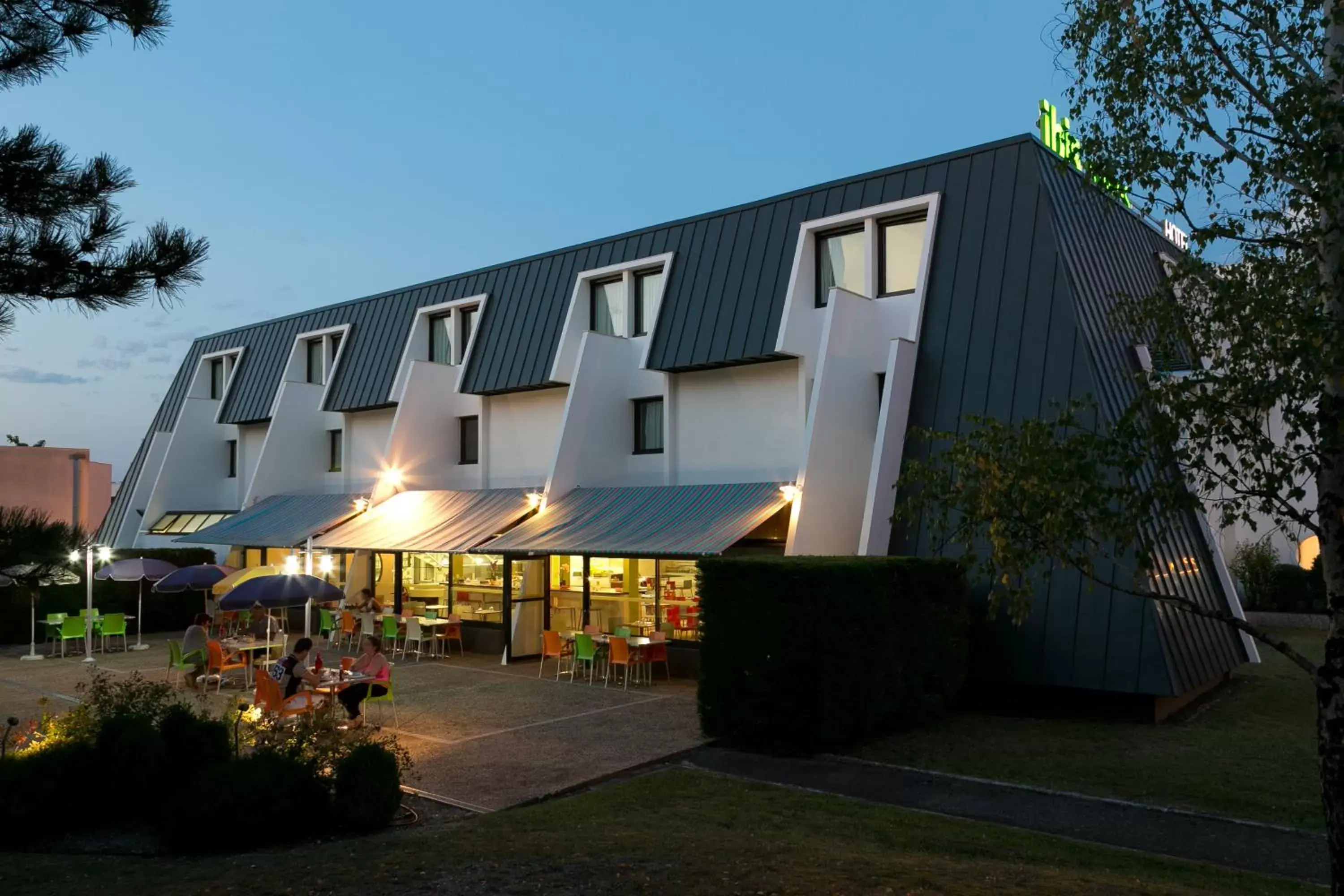 Facade/entrance, Property Building in ibis Styles Bordeaux Aéroport