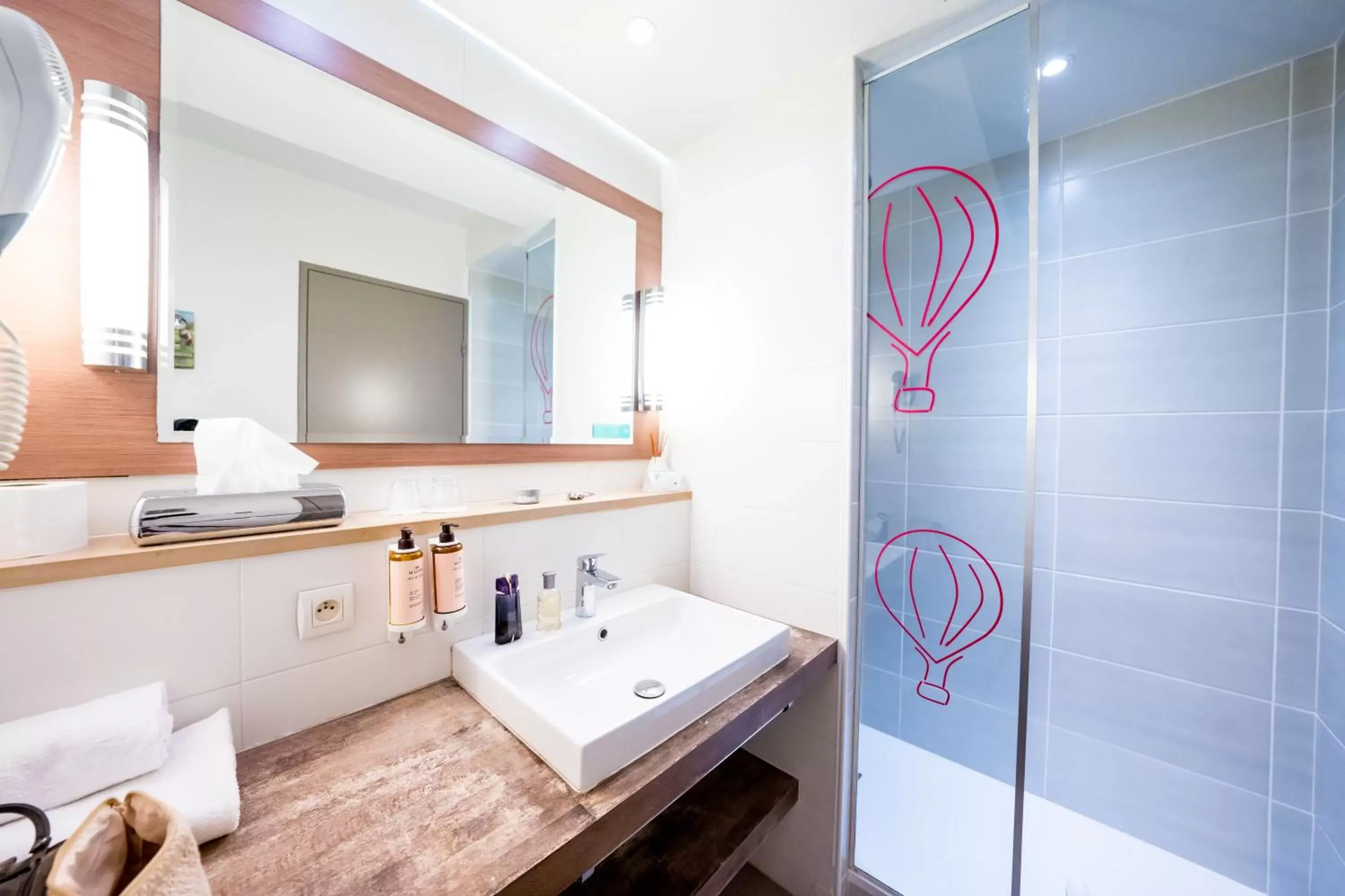 Bathroom in Mercure Vienne Sud Chanas