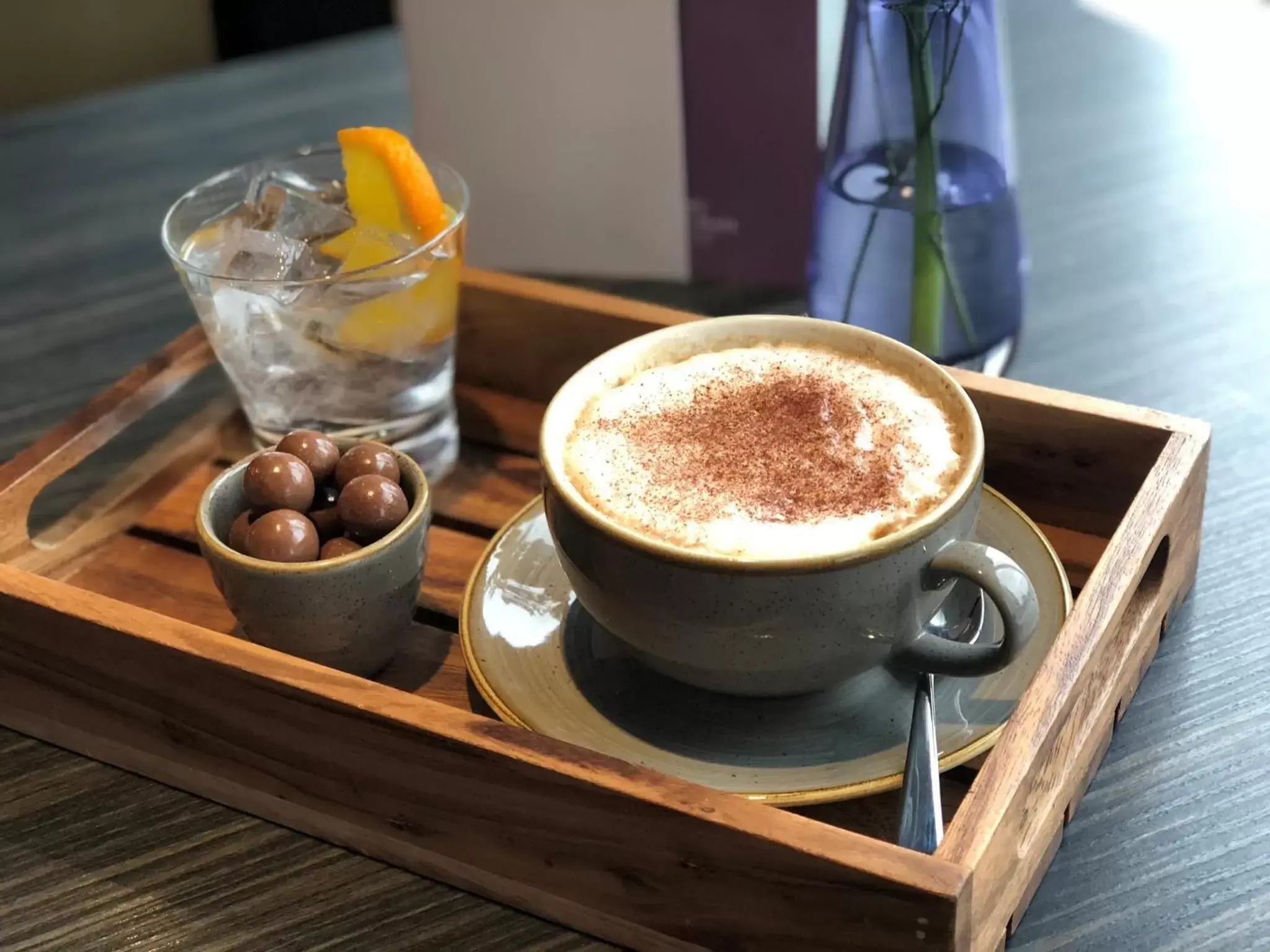 Lounge or bar in Crowne Plaza Liverpool City Centre by IHG Lounge or bar in Crowne Plaza Liverpool City Centre by IHG