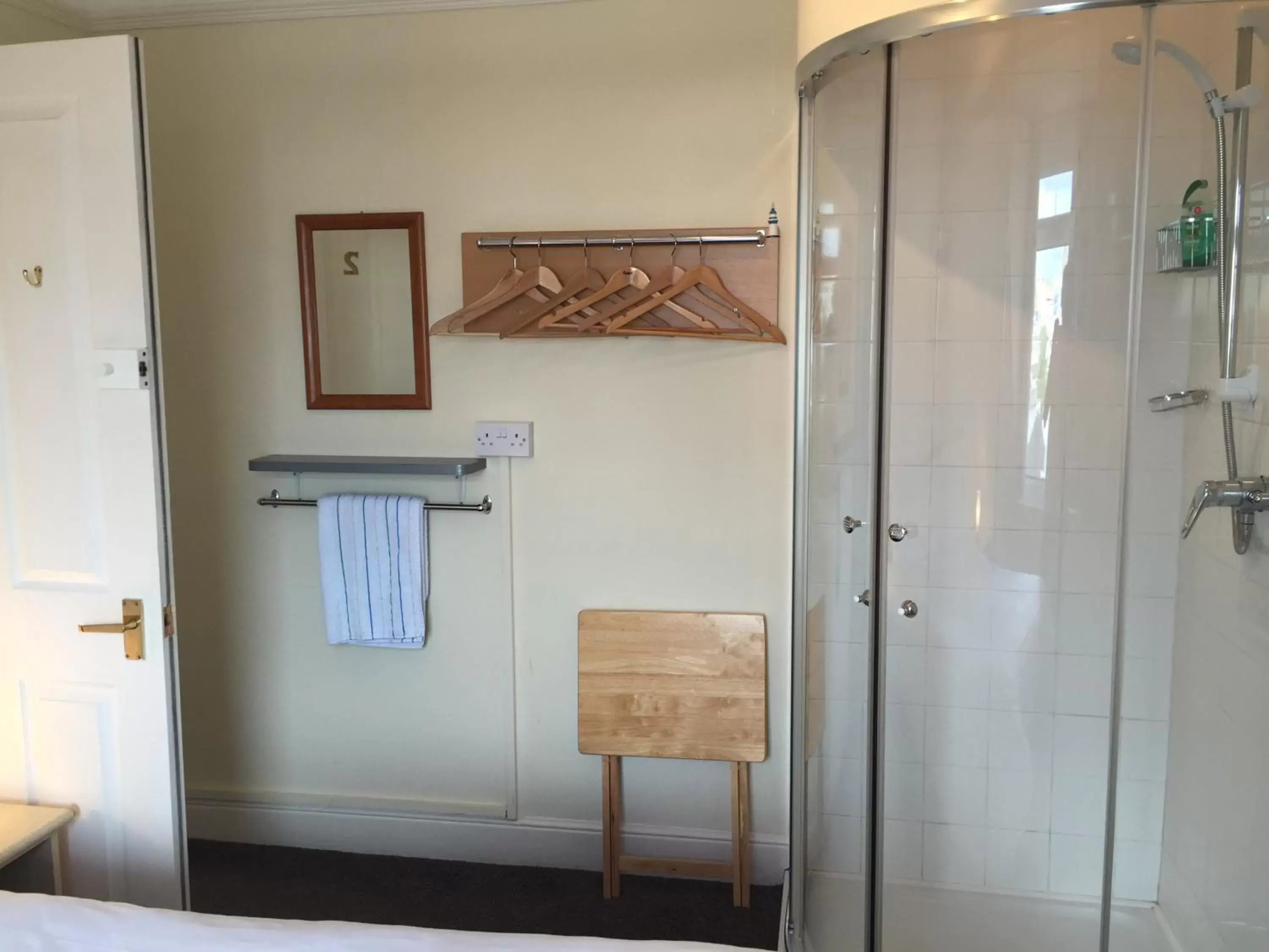 Bathroom in Barbican Reach Guest House