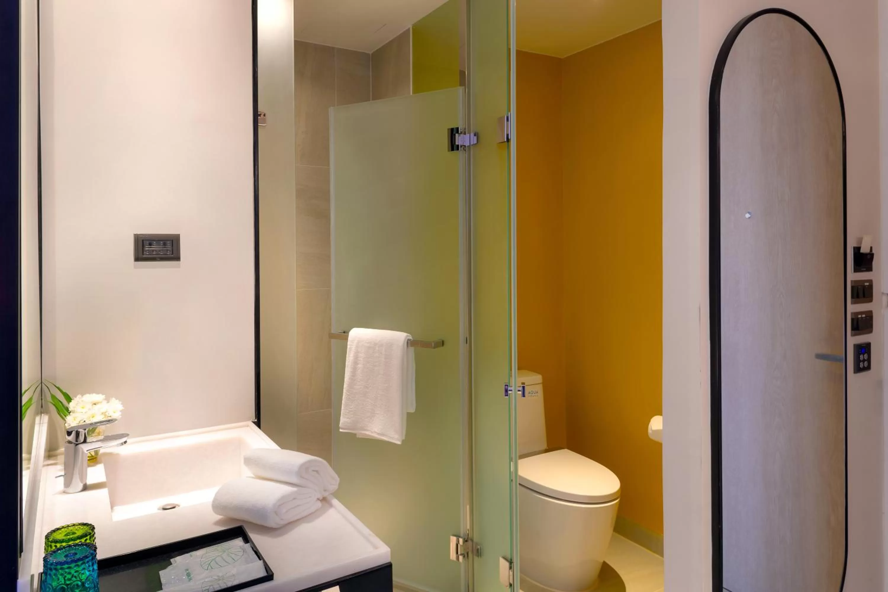 Shower in ibis Styles Bangkok Ratchada