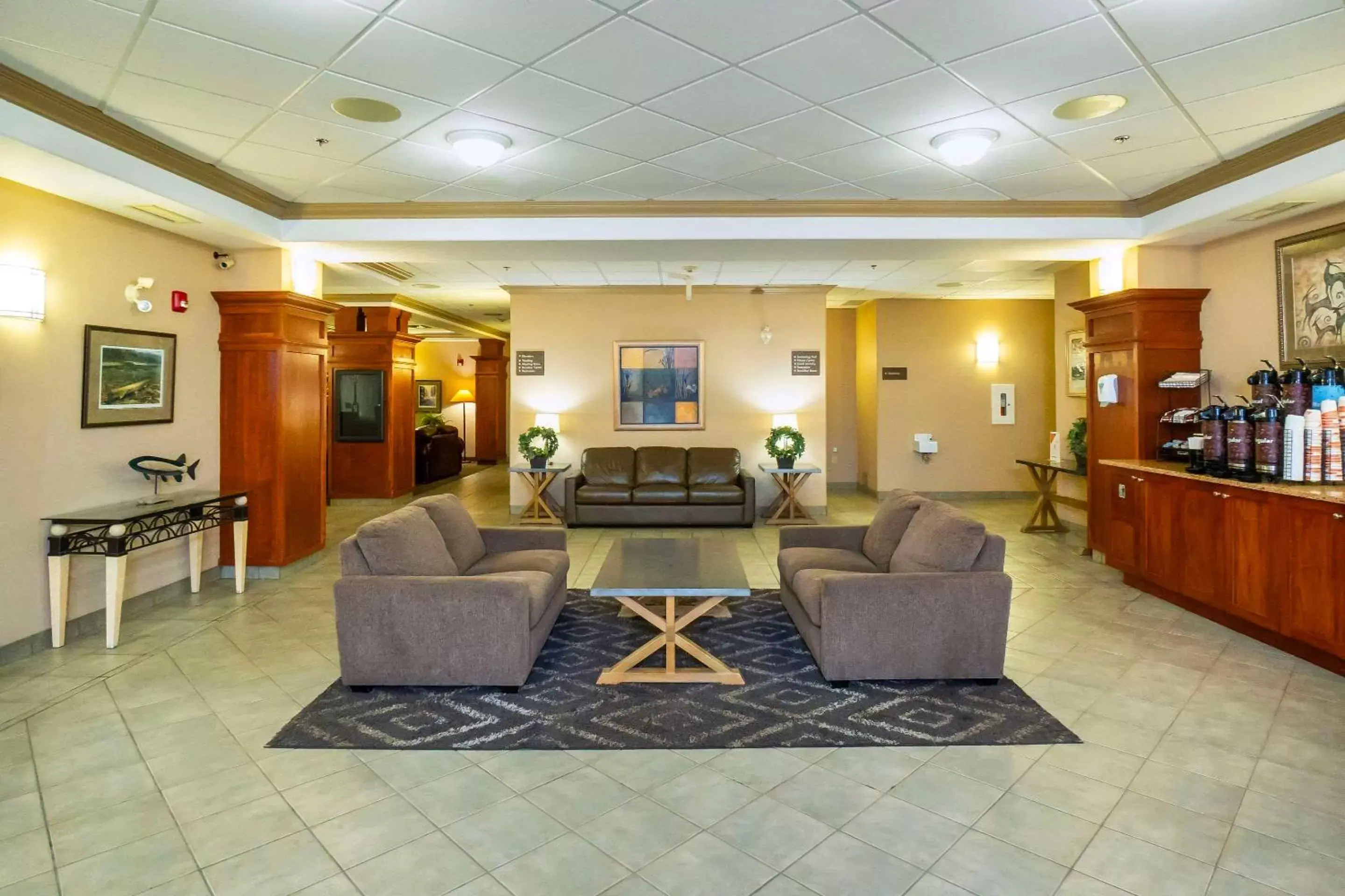Lobby or reception, Lobby/Reception in Comfort Inn & Suites Salmon Arm