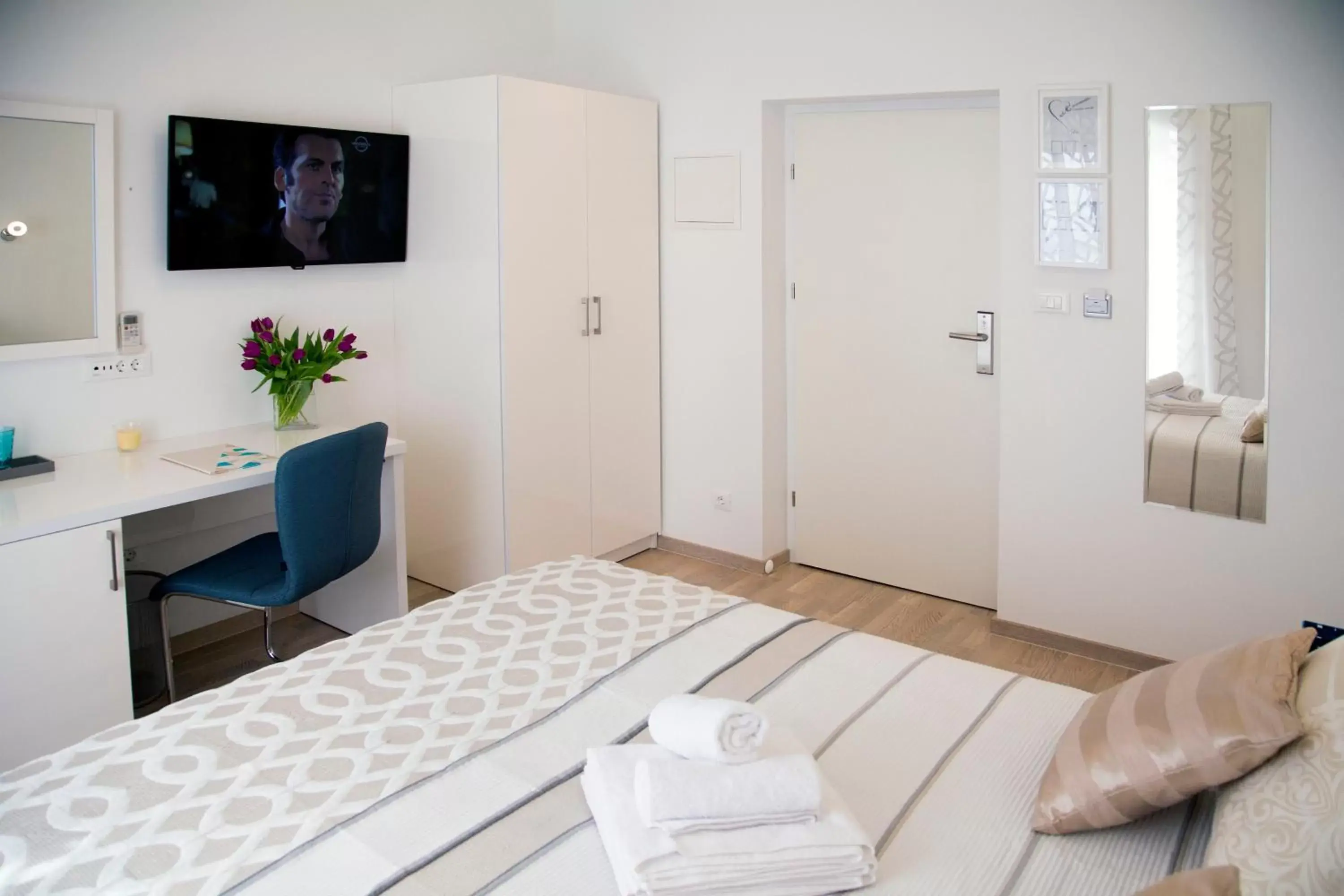 Comfort Deluxe Double Room with Sea View S6 in Luxury rooms Skystar-Split Comfort Deluxe Double Room with Sea View S6 in Luxury rooms Skystar-Split