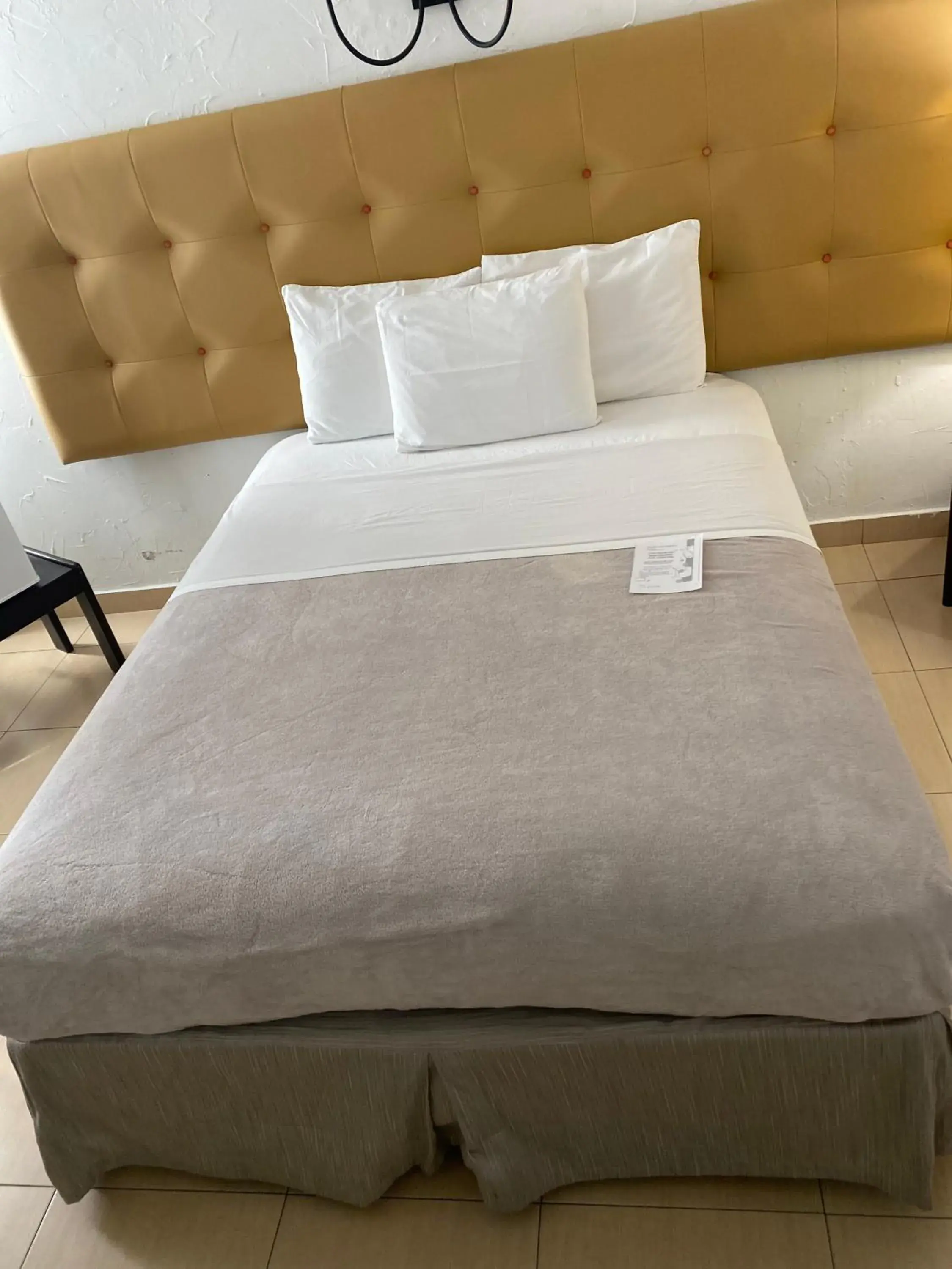 Standard Room, One Queen Bed in Coral by the Sea Standard Room, One Queen Bed in Coral by the Sea
