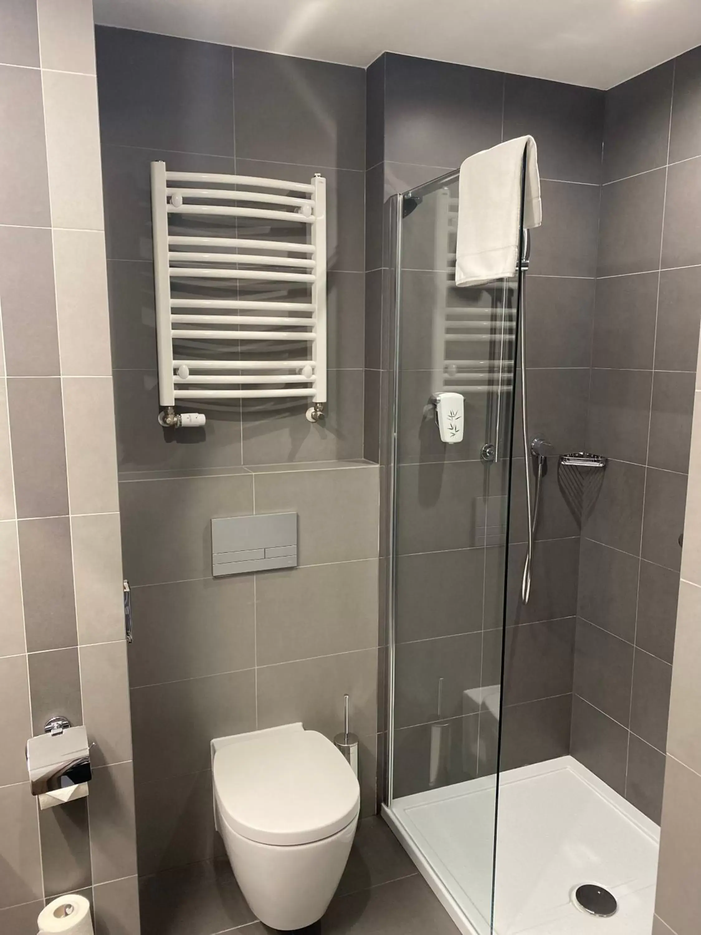 Bathroom in Holiday Inn Dąbrowa Górnicza-Katowice, an IHG Hotel