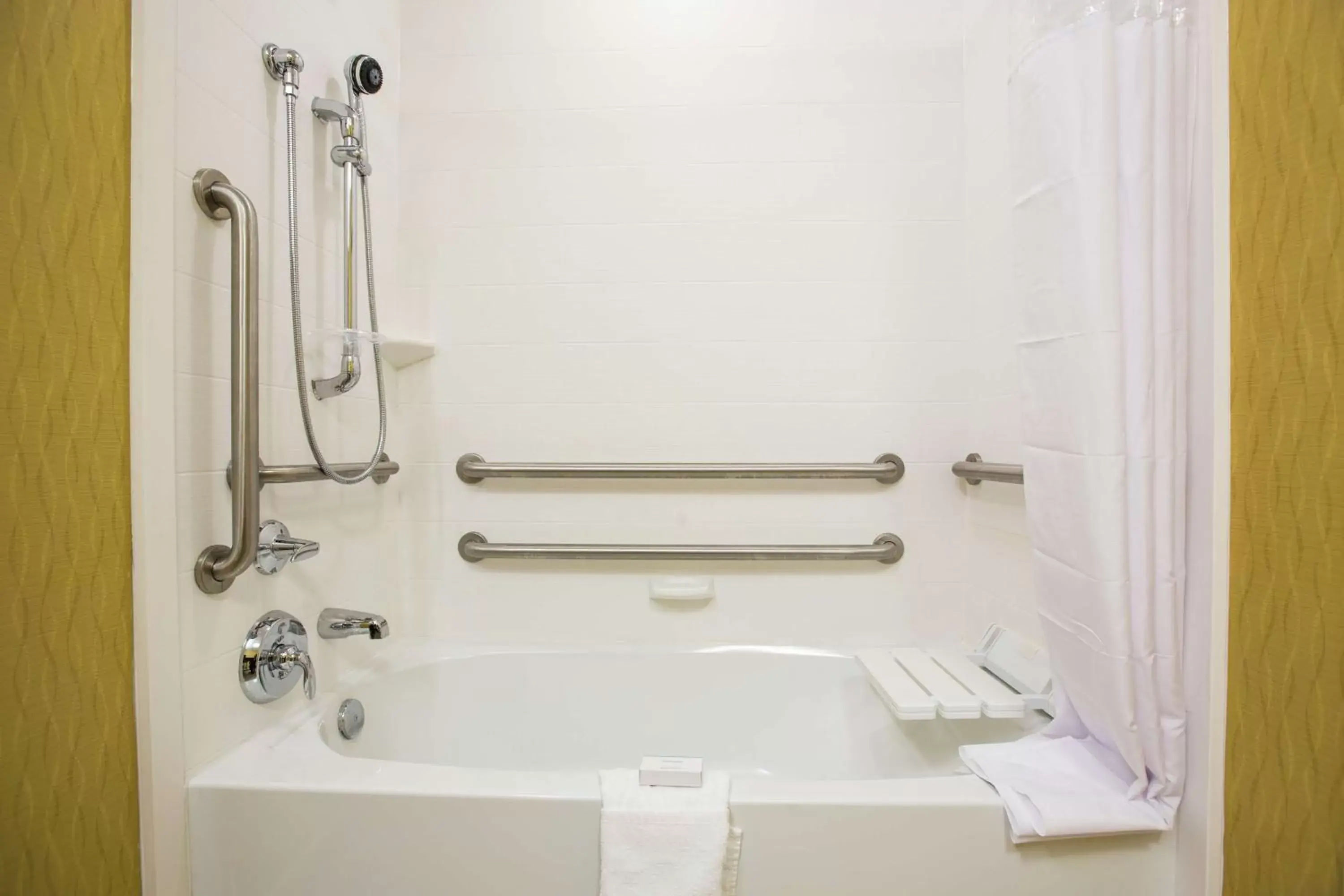 Bathroom in Hampton Inn & Suites Toledo/Westgate